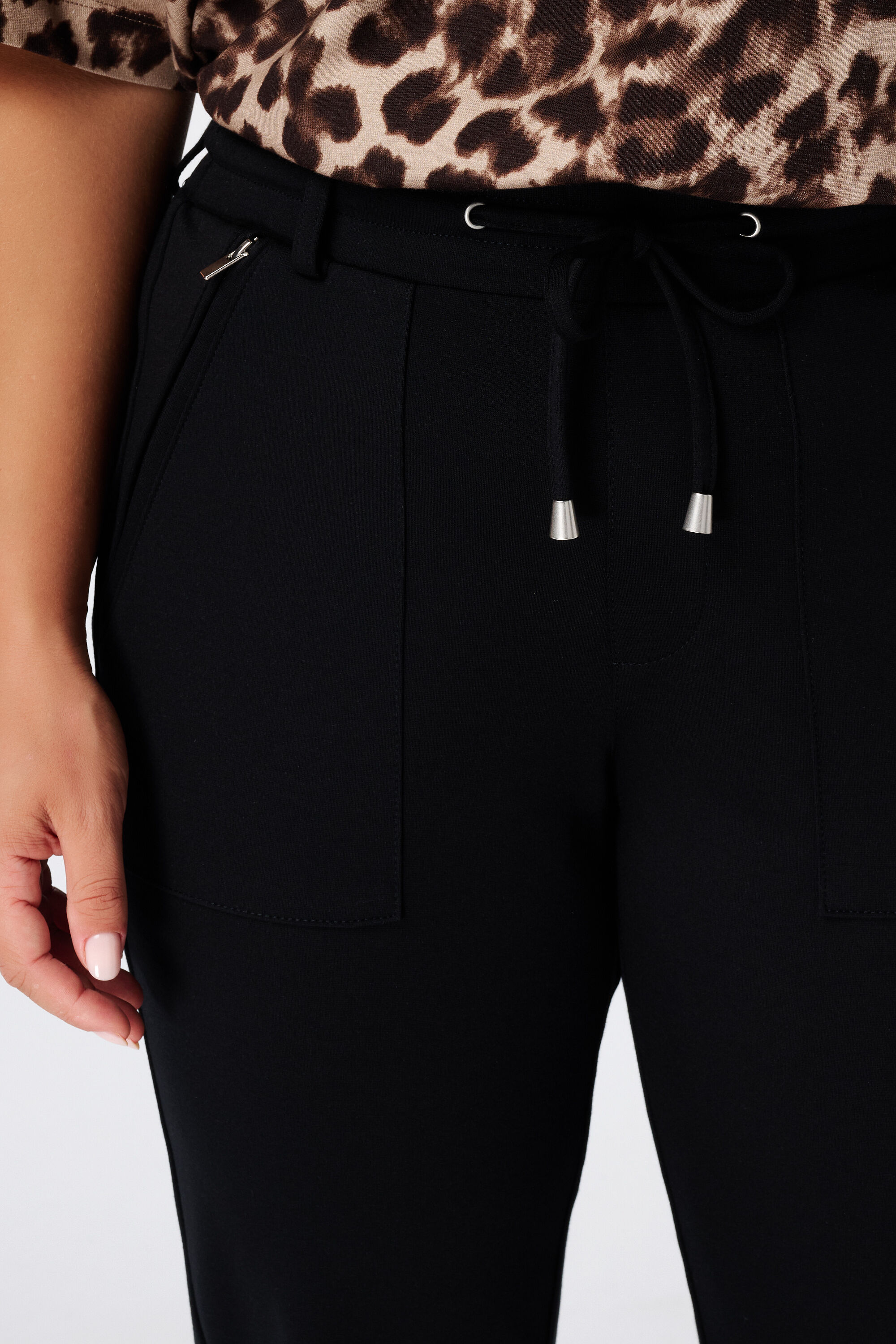 Pantalon fusel&eacute; &agrave; taille &eacute;lastique image number 4