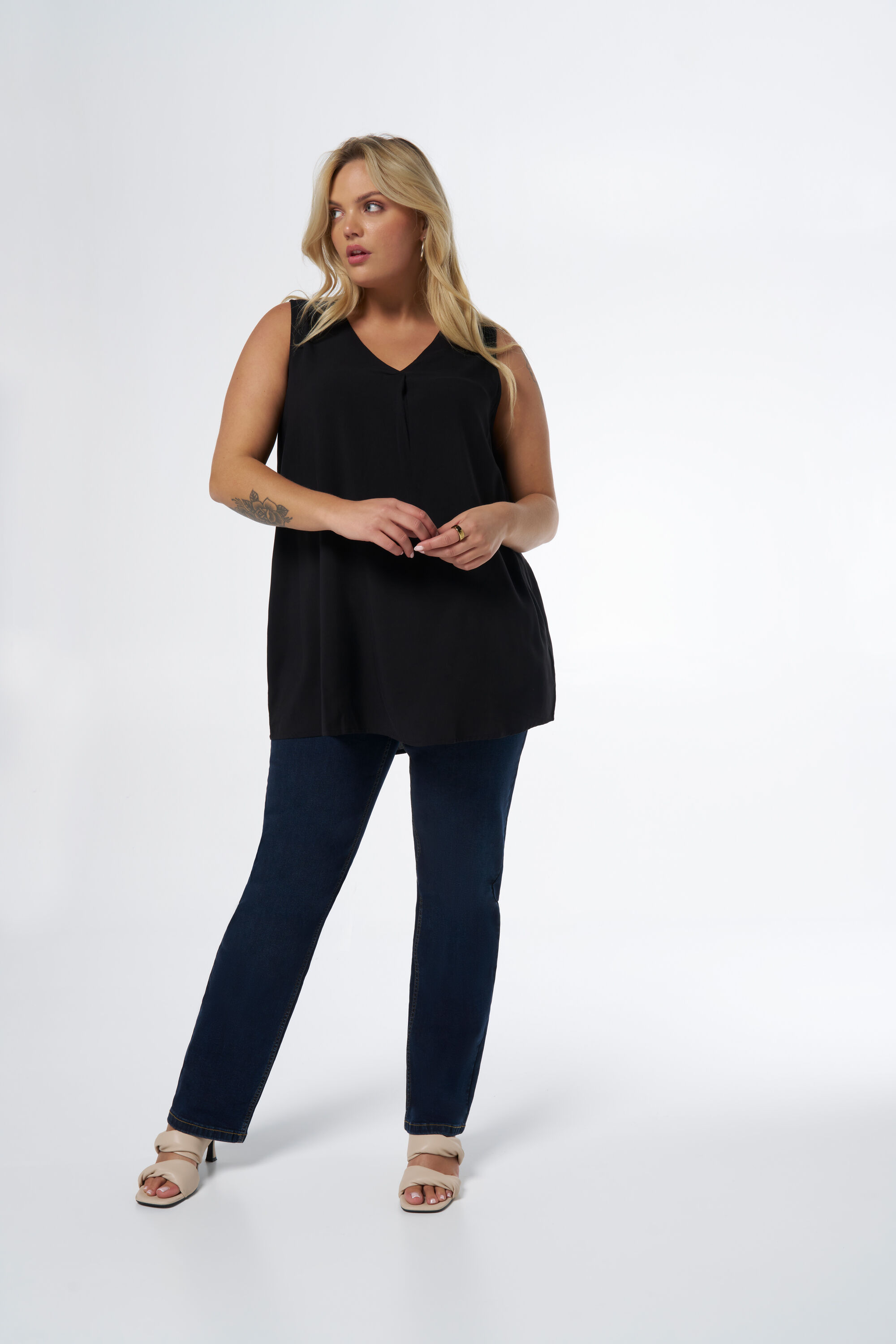 Chemisier sans manches &agrave; col en V image number 0