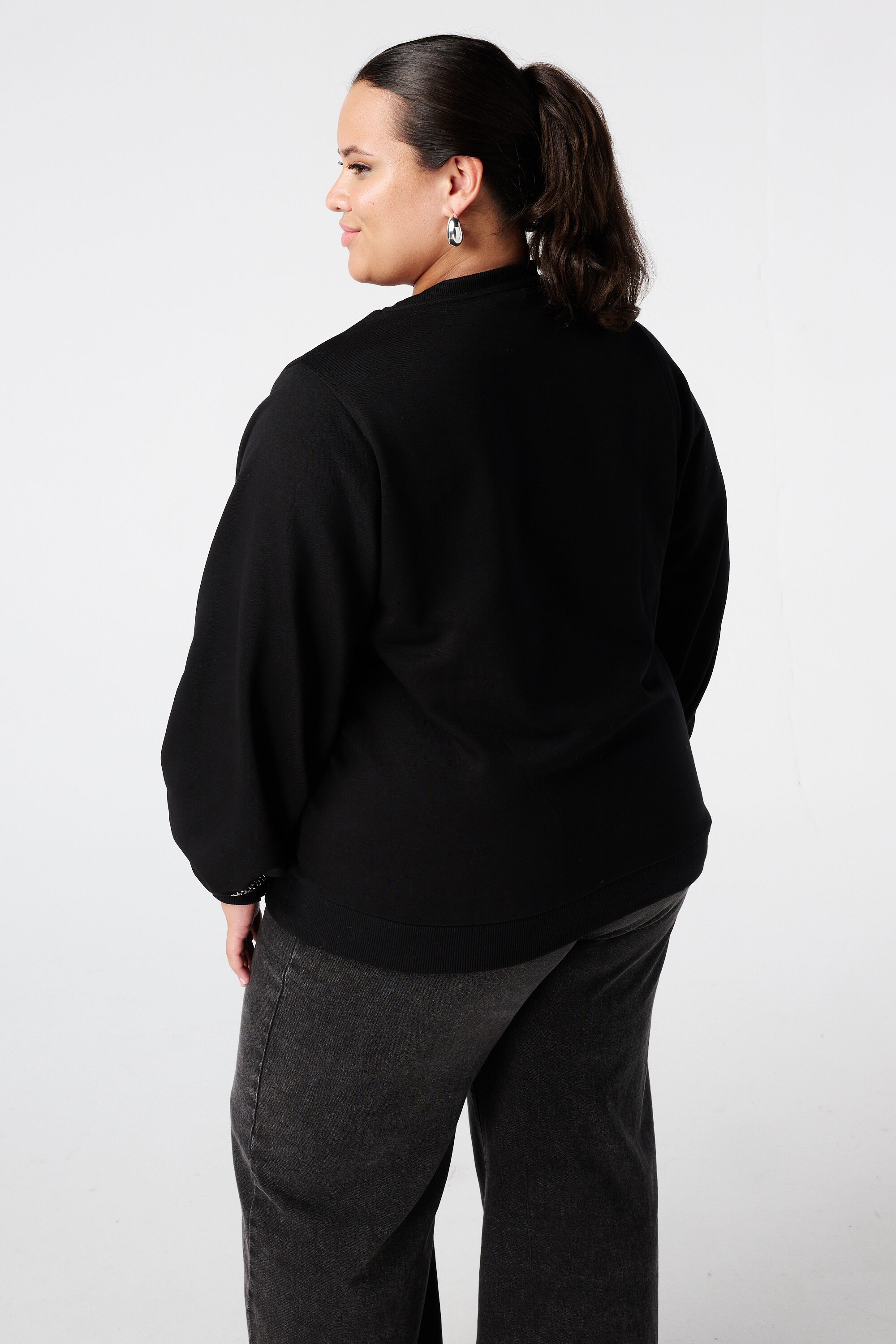 Sweat-shirt avec inscription paillet&eacute;e image number 3