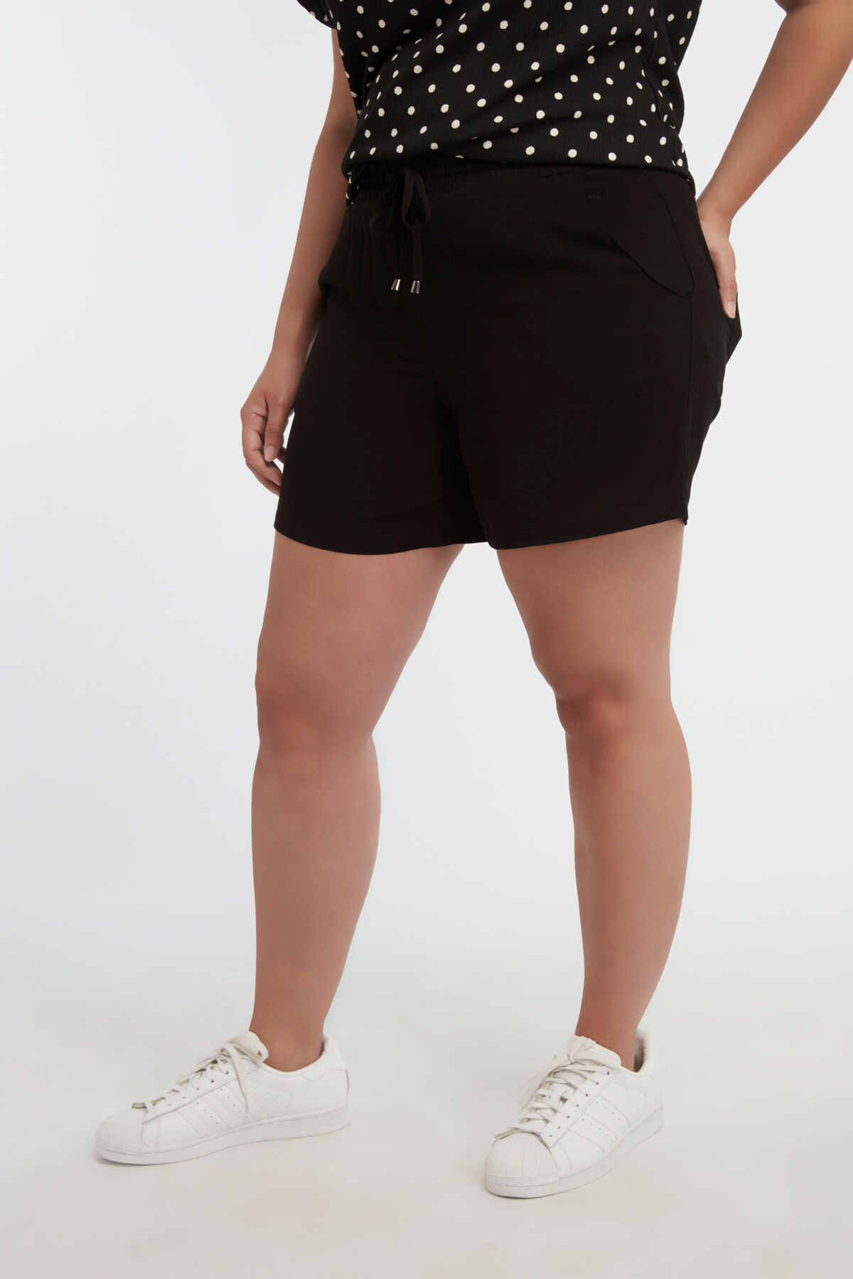 Short avec ceinture en tissu image number 3
