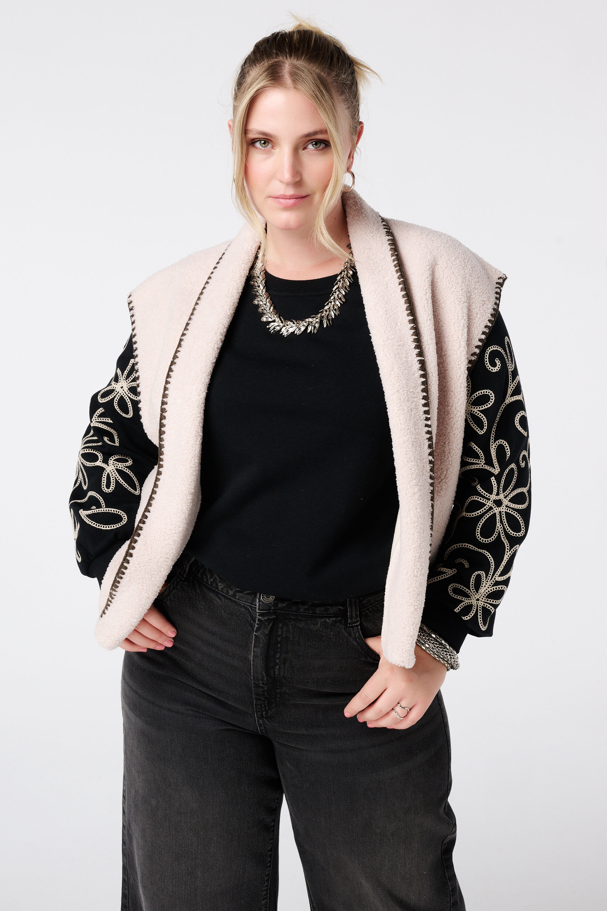 Gilet Teddy avec surpiq&ucirc;res d&eacute;coratives