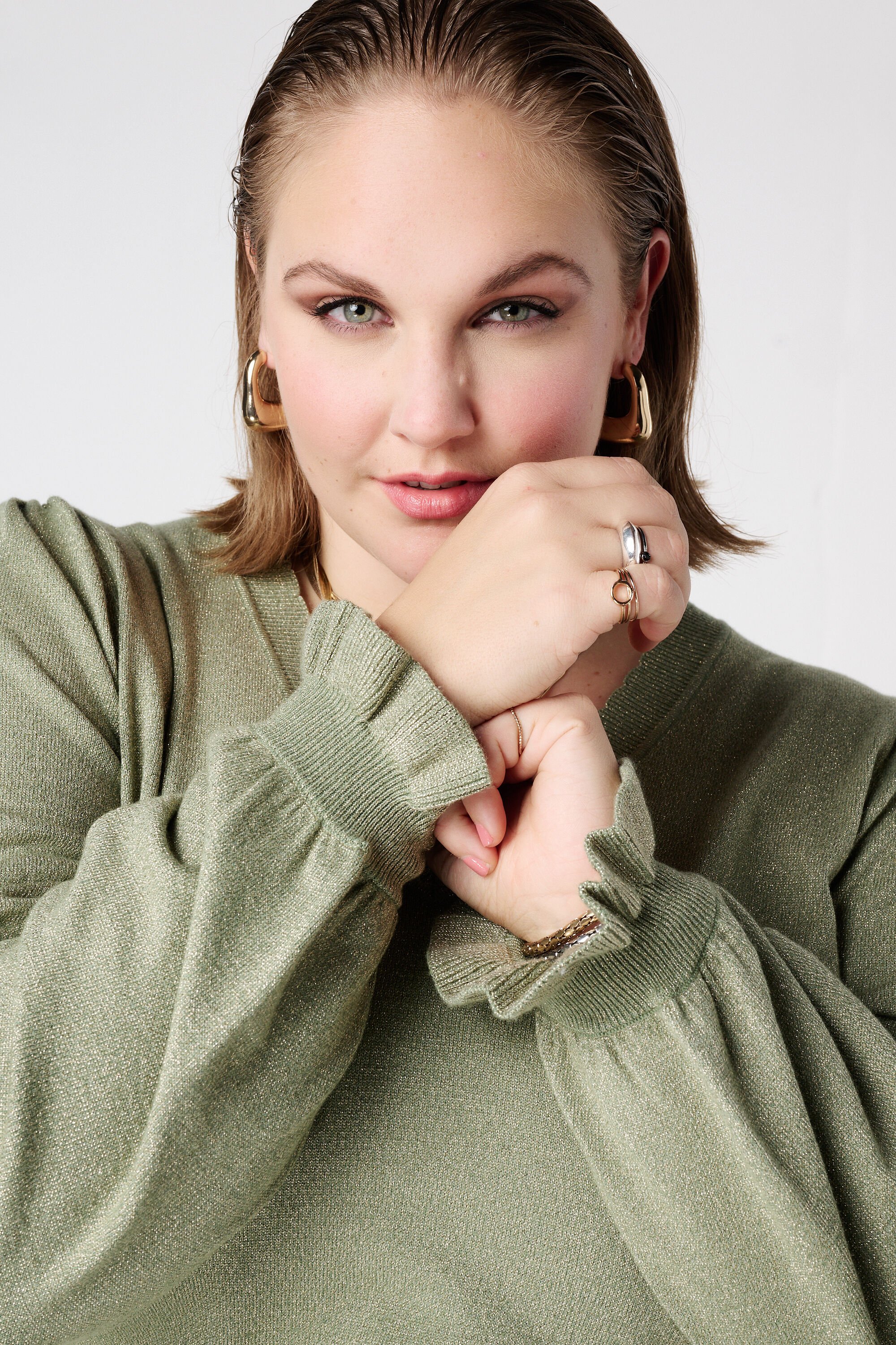 Pull en lurex avec manches volant&eacute;es image number 4