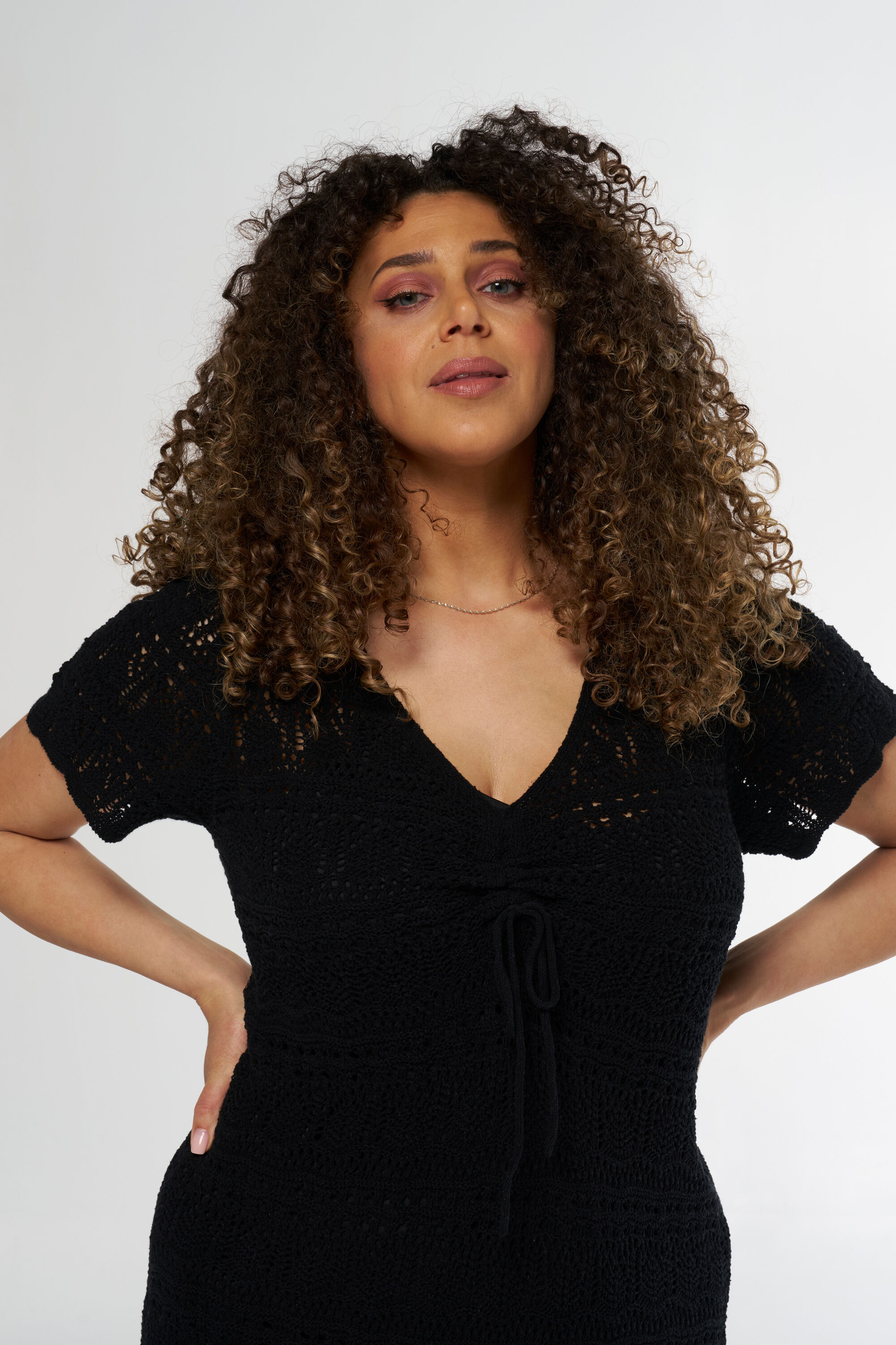 Robe en crochet avec n&oelig;ud fantaisie image number 5