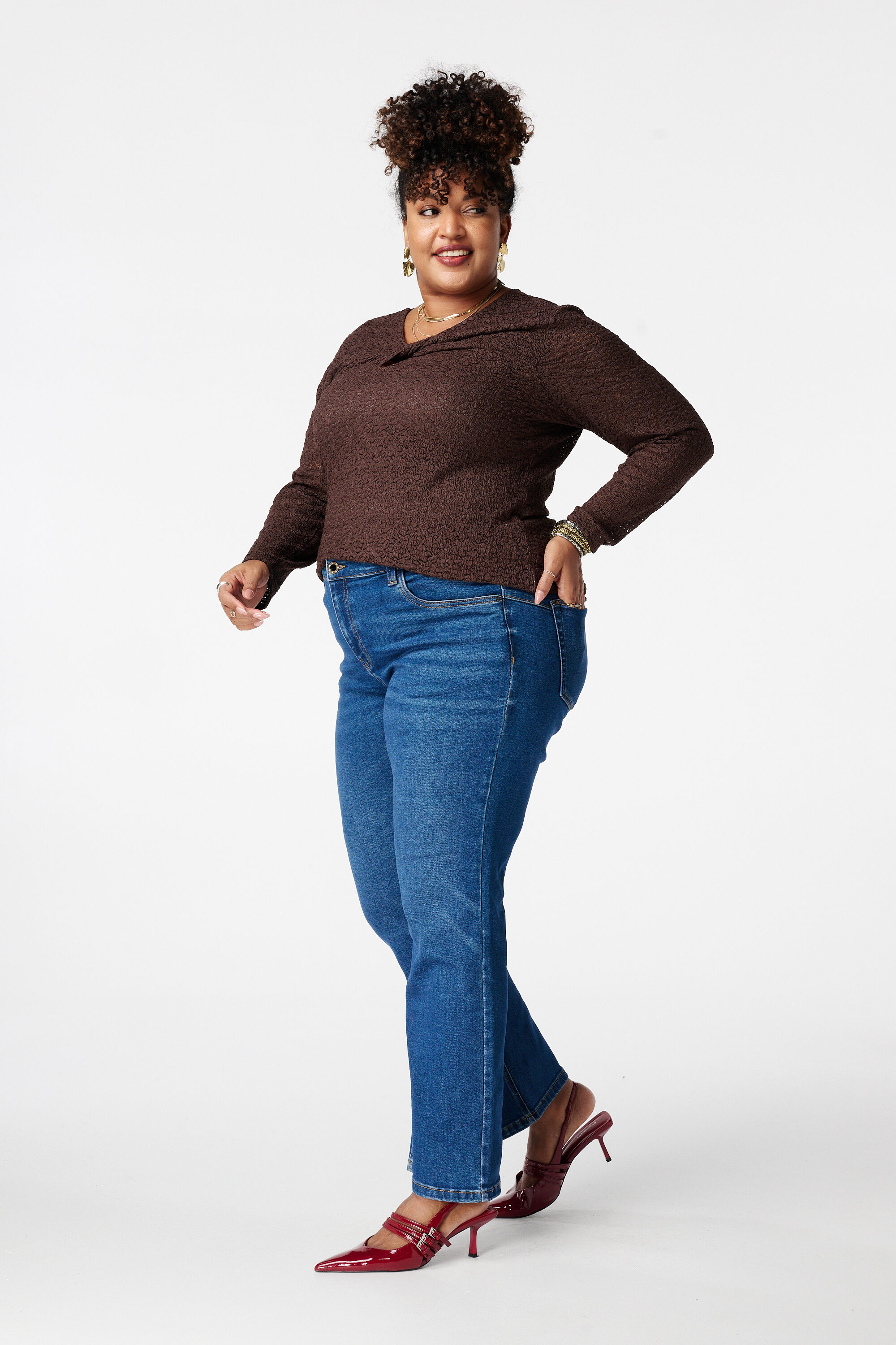 Top en dentelle avec d&eacute;tail ajour&eacute; image number 5