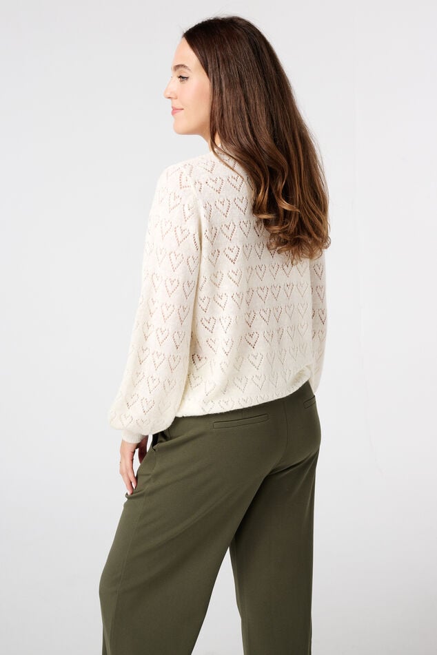 Pull ajouré avec motif cœurs image number 3