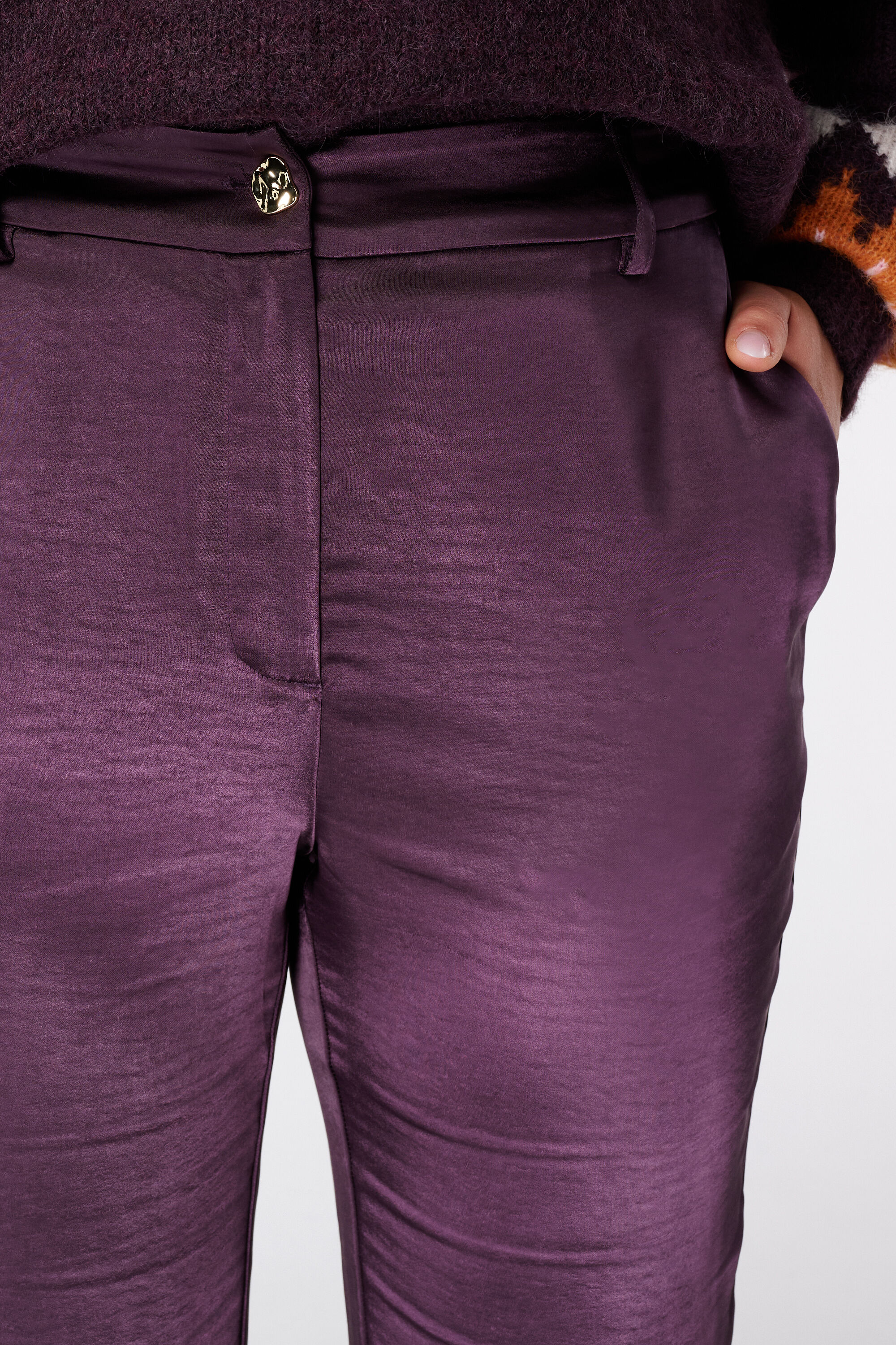 Pantalon aspect satin&eacute; image number 6