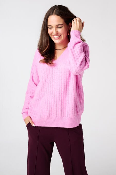 Pull finement tricoté avec motif Pull finement tricoté avec motif
