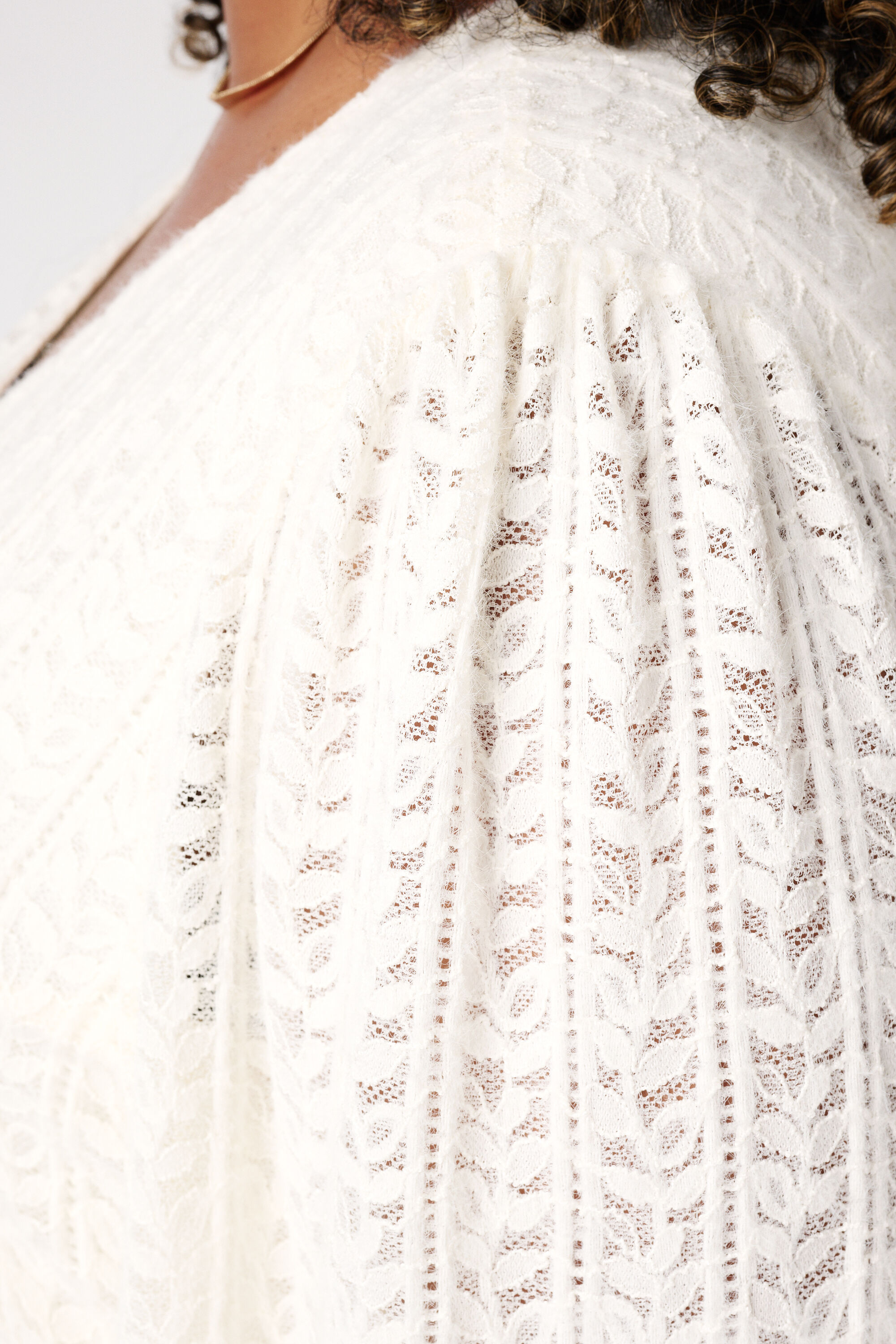 Top en dentelle image number 6