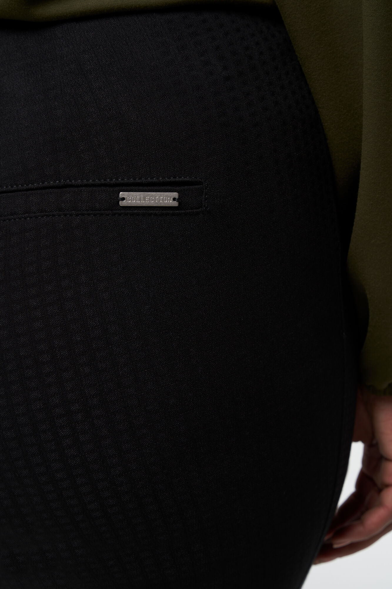 Tregging avec structure dans le tissu image number 4