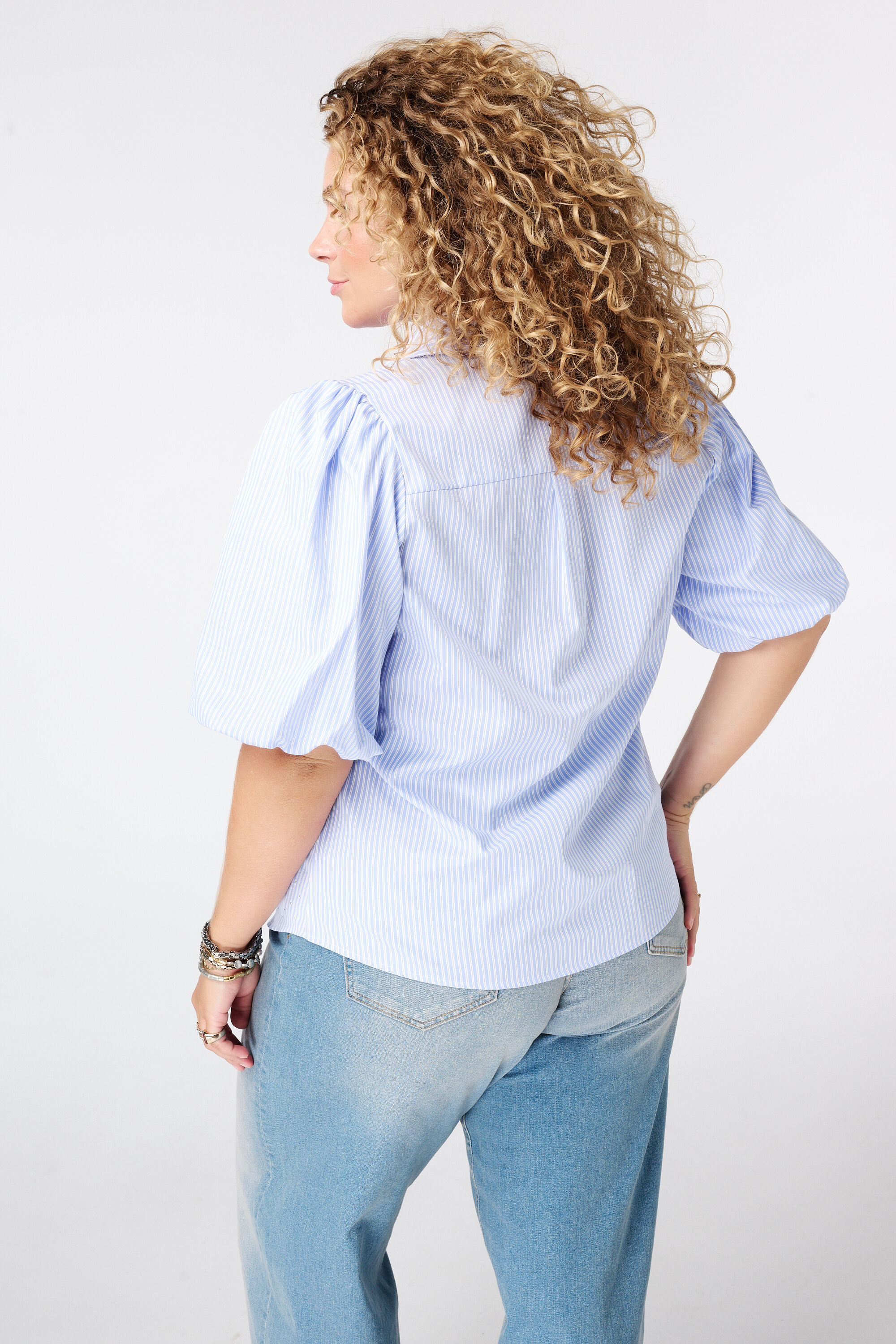 Blouse ray&eacute;e avec strass image number 3