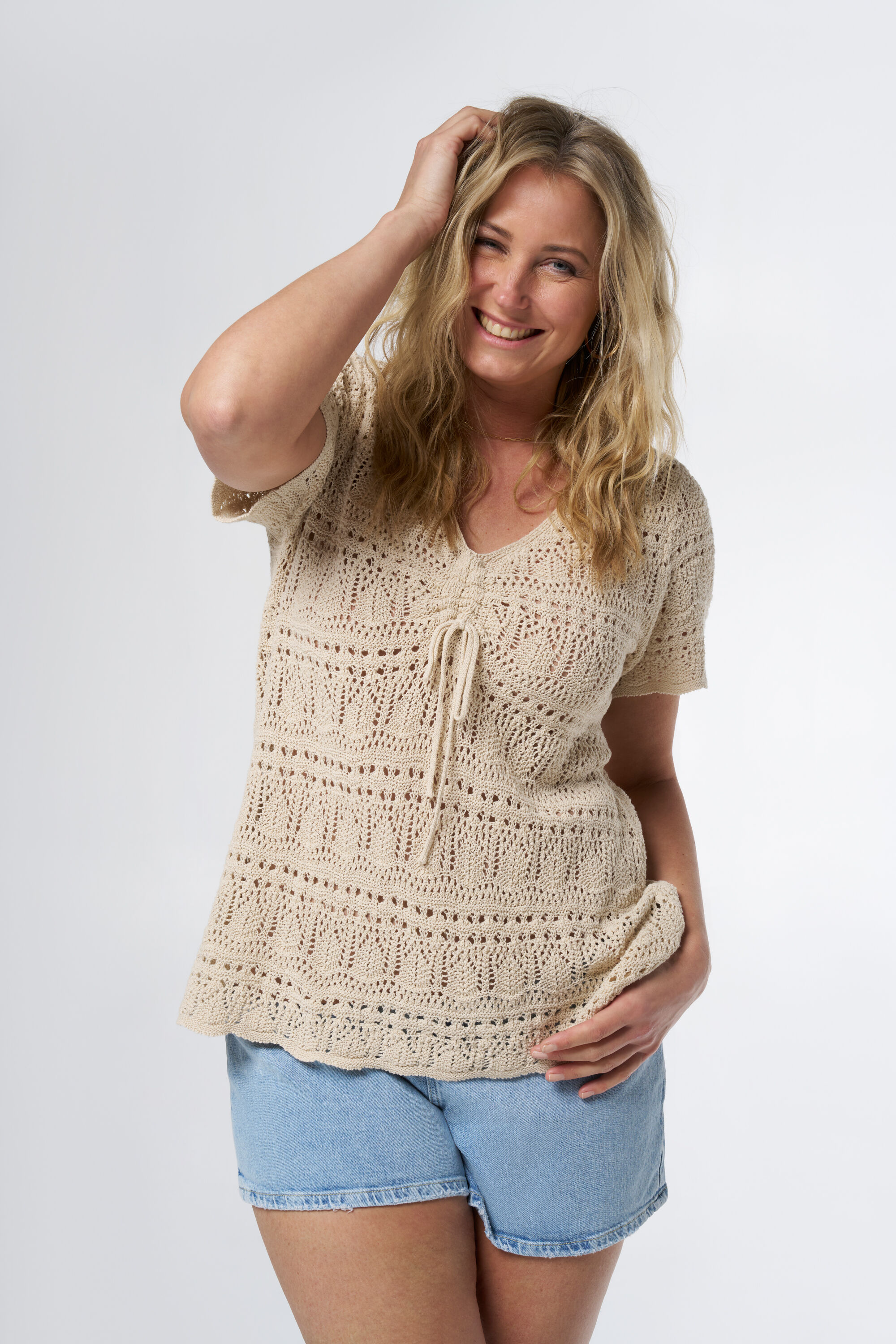 Haut en crochet avec n&oelig;ud fantaisie image number 5