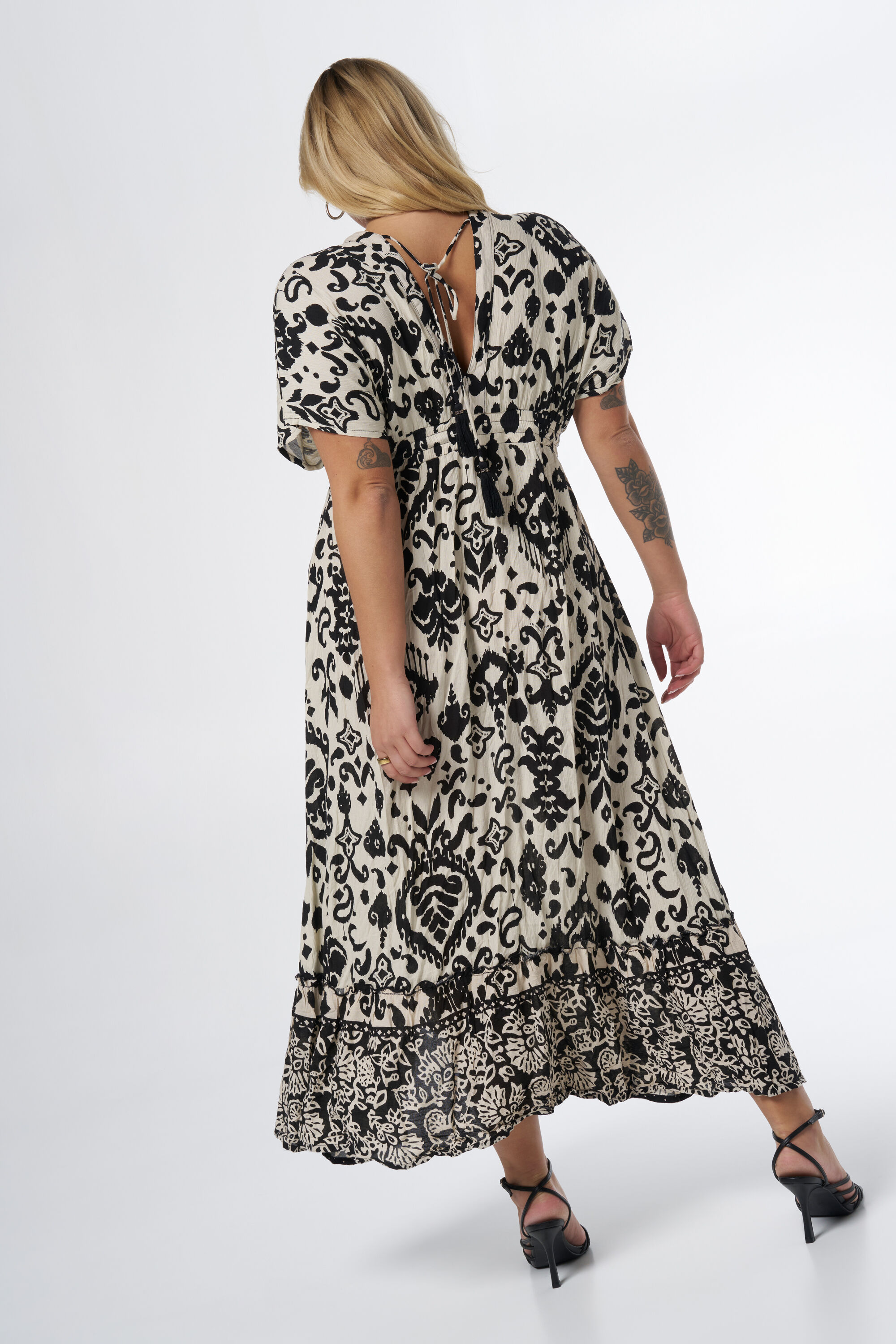 Robe longue &agrave; col en V image number 3