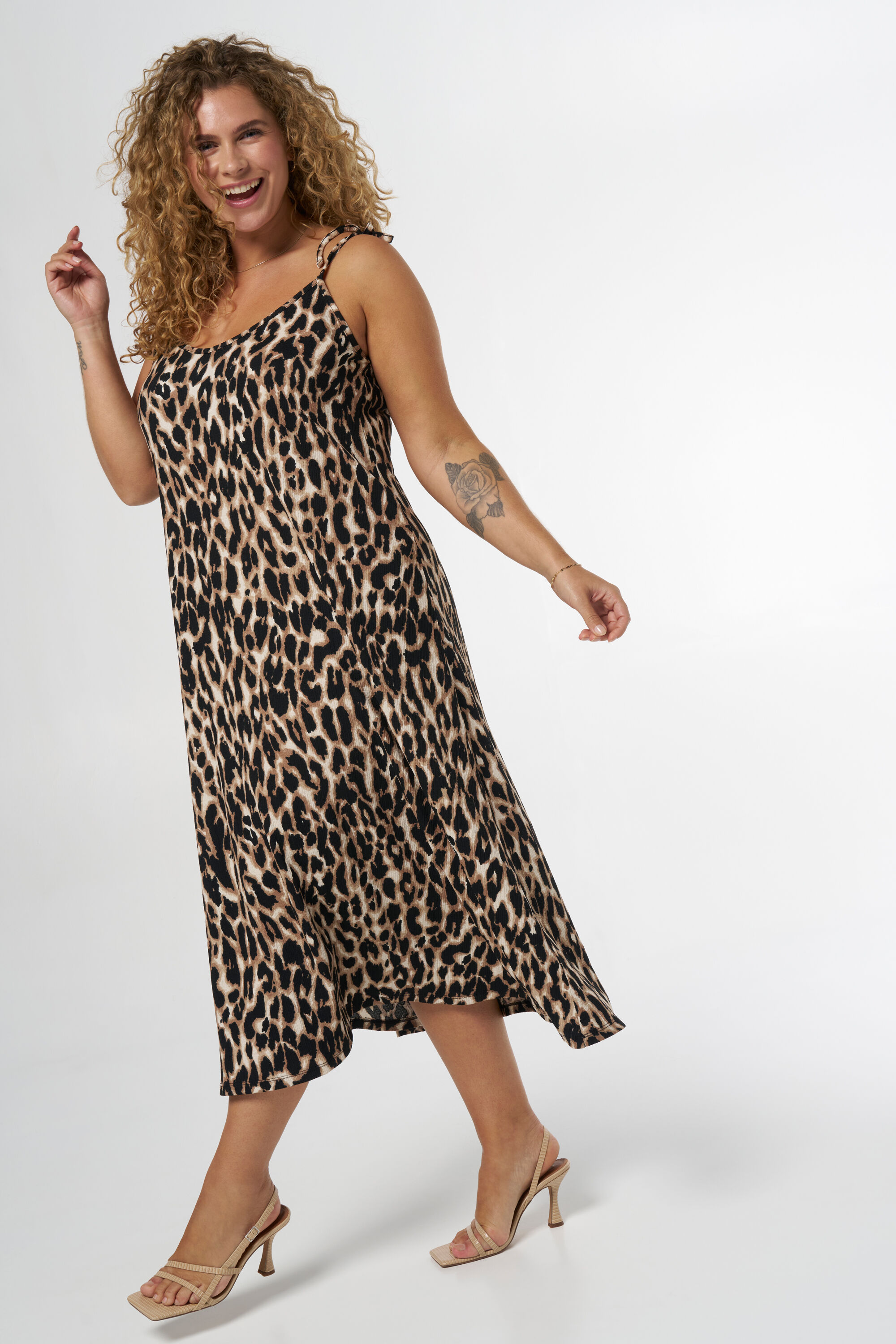 Femmes Robe midi avec imprime Multi Khaki MS Mode