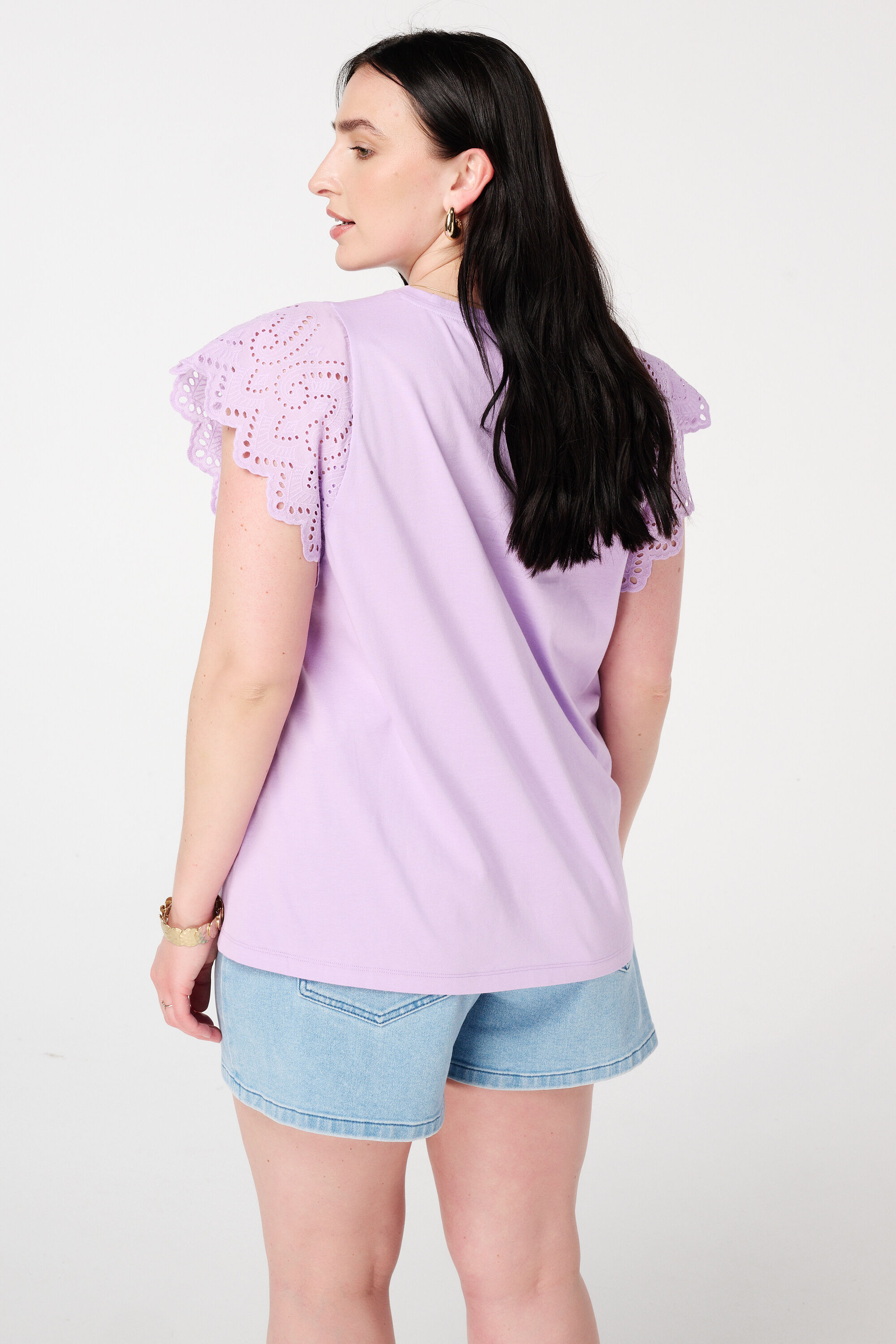 T-shirt avec d&eacute;tails sur les manches image number 3