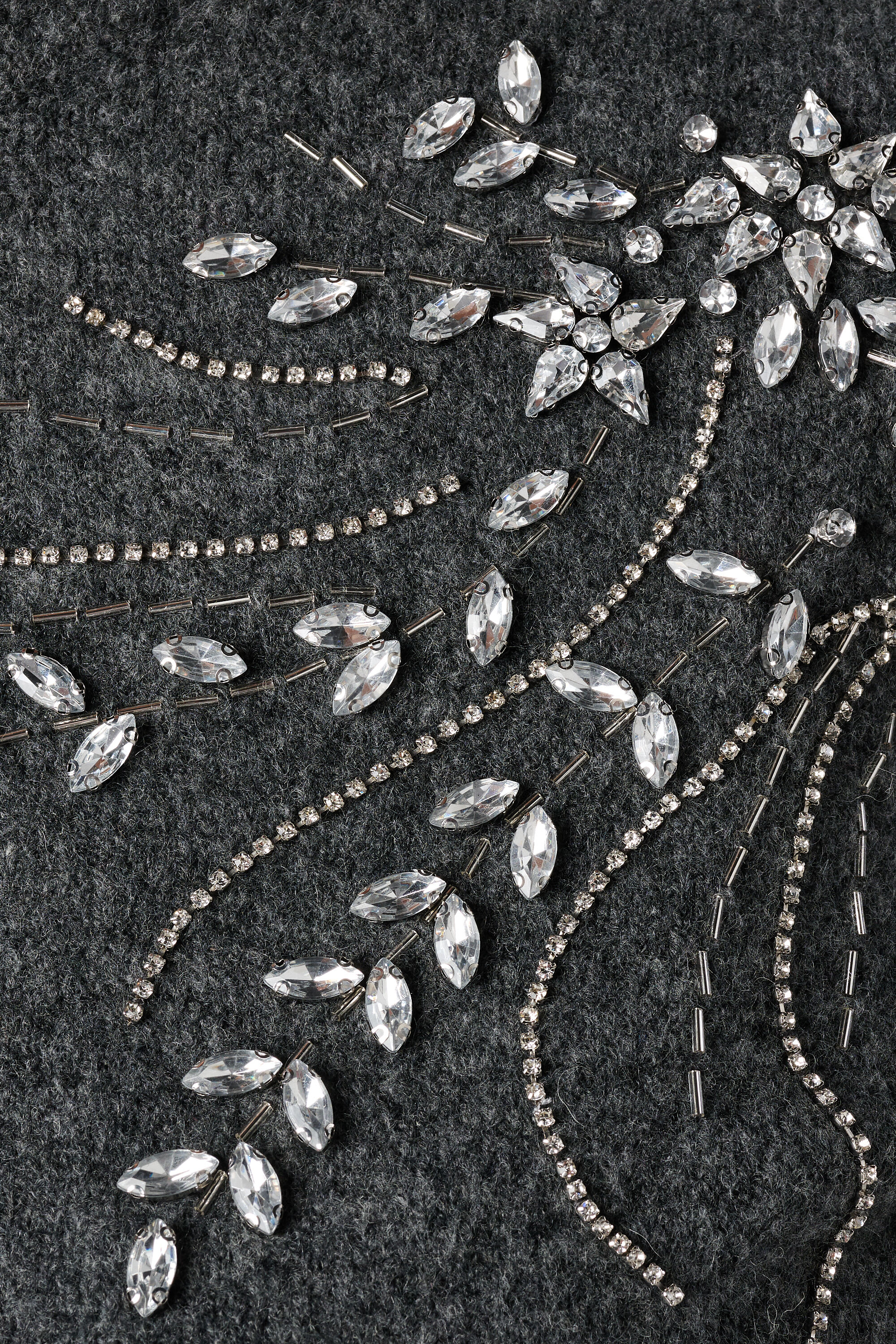 Pull en maille avec imprim&eacute; perles image number 6