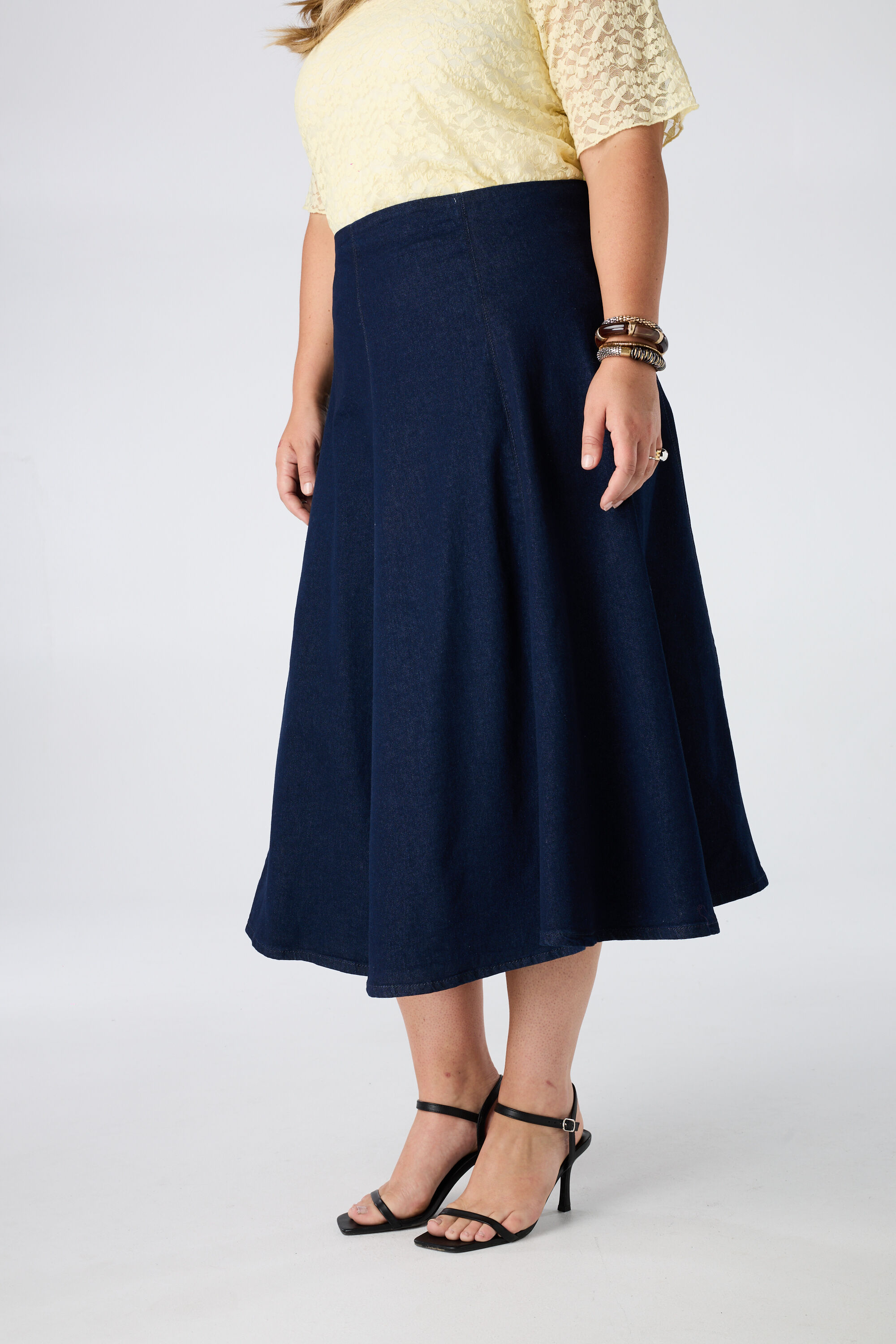 Jupe midi en jean image number 5