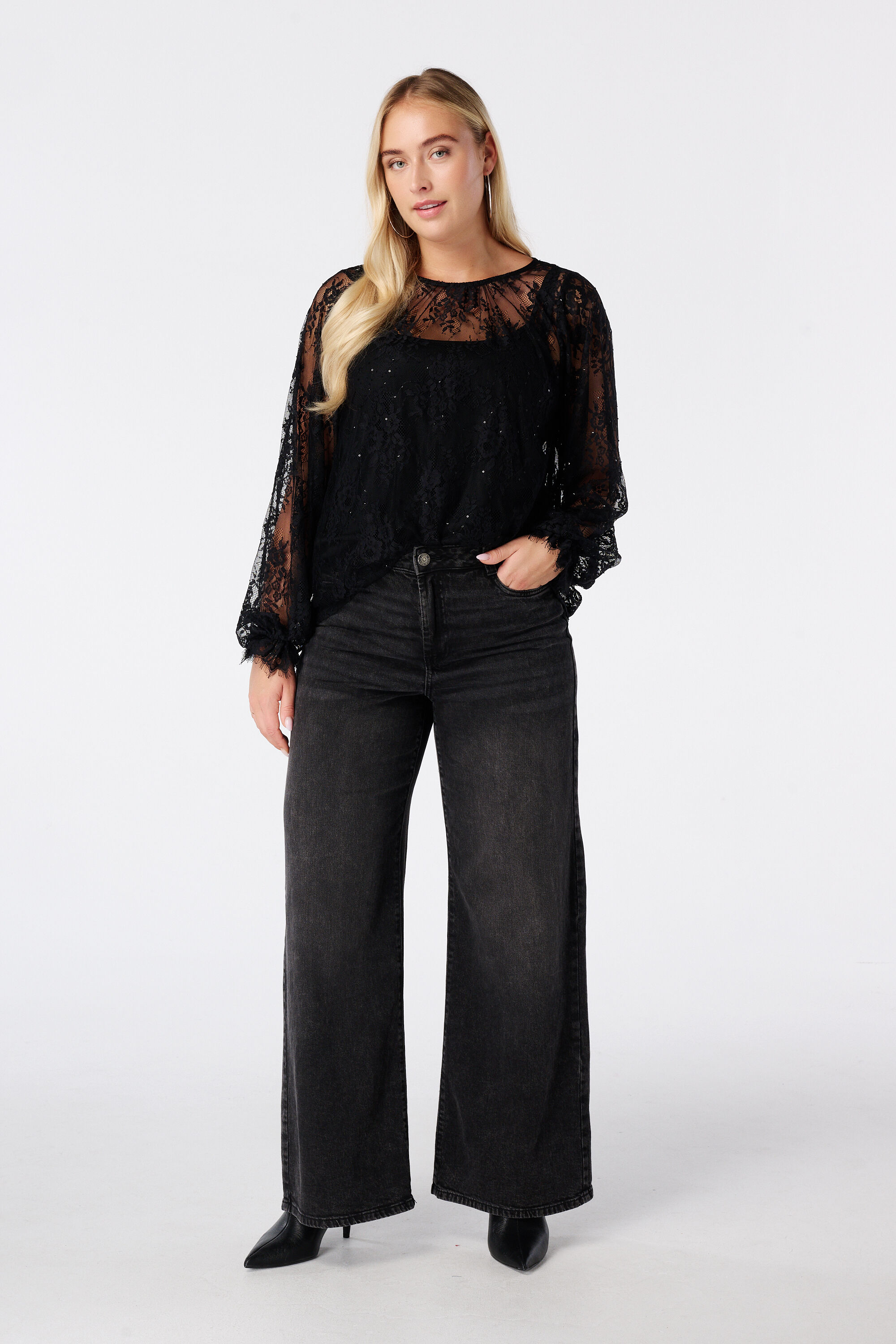 Blouse en dentelle image number 5