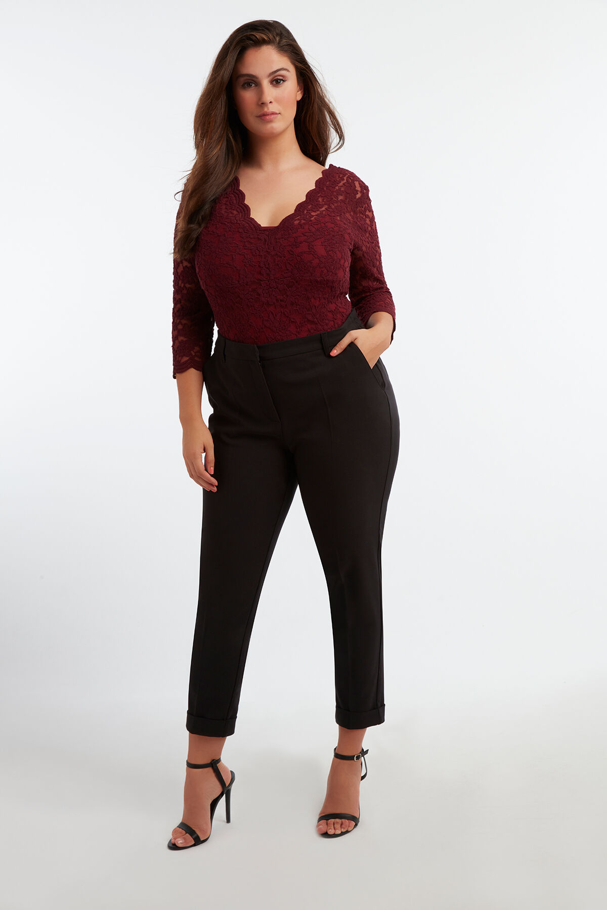 Haut en dentelle image number 3