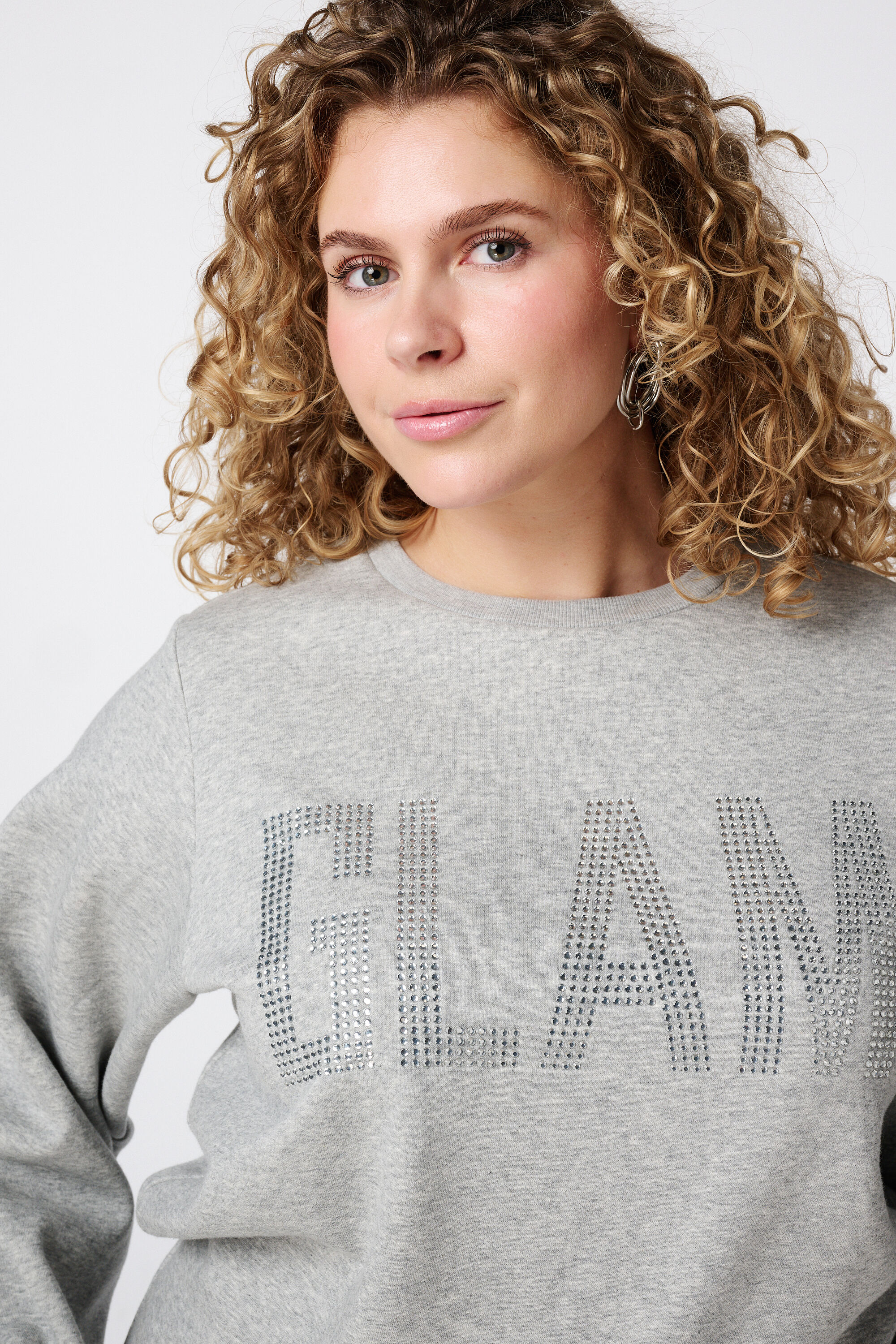 Pull avec strass image number 4