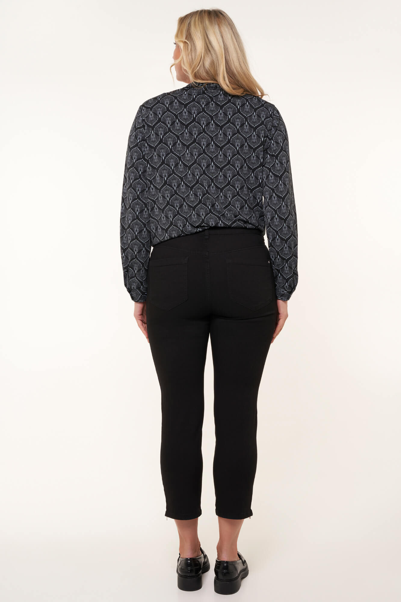 Pantalon &agrave; jambes slim image number 3