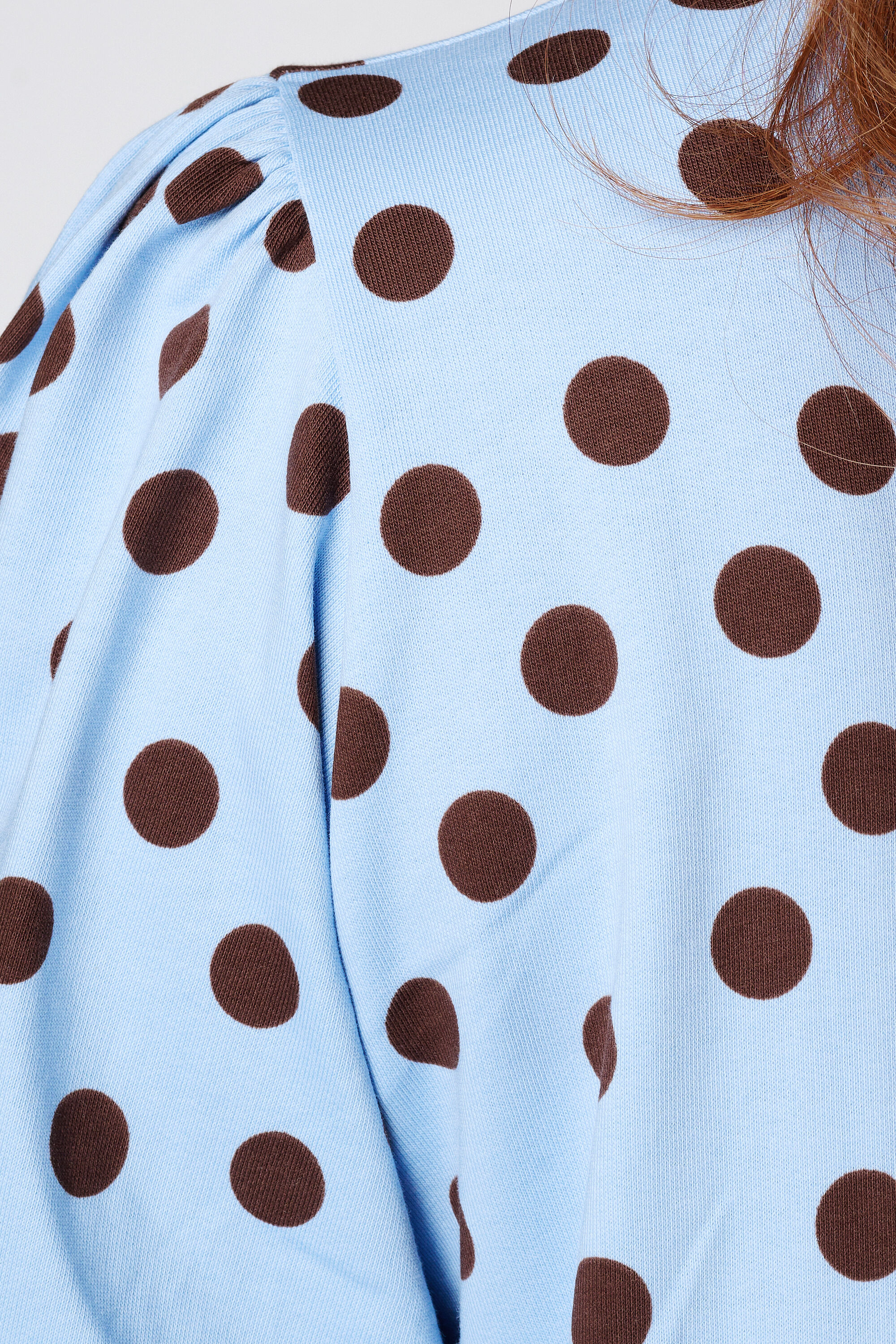 Top en sweat &agrave; pois image number 6