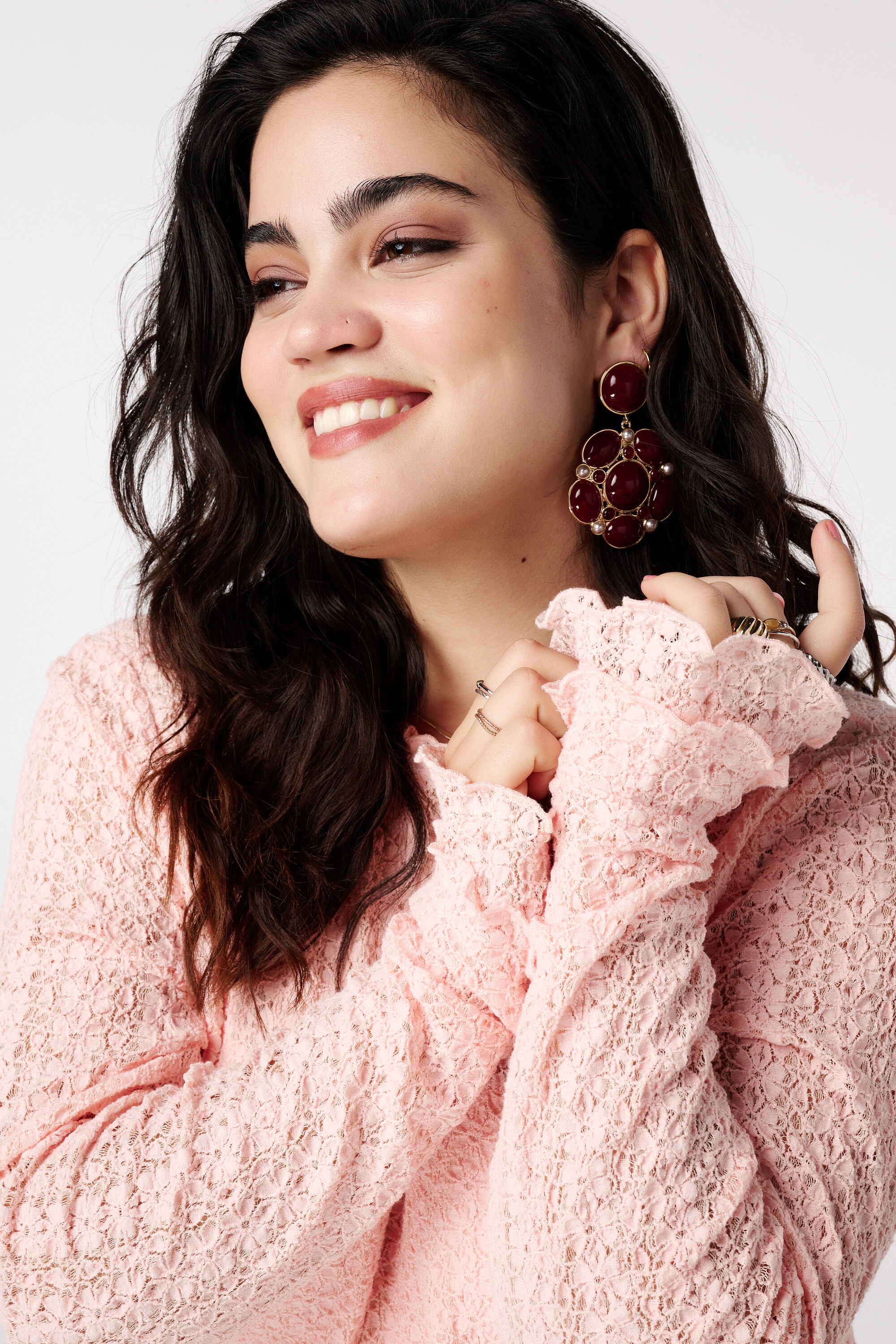 Top en dentelle avec manches &eacute;vas&eacute;es image number 4