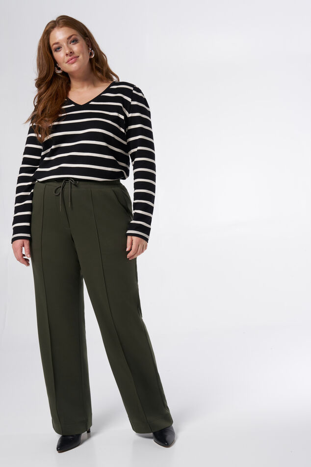 Jean avec couture décorative  image number 0