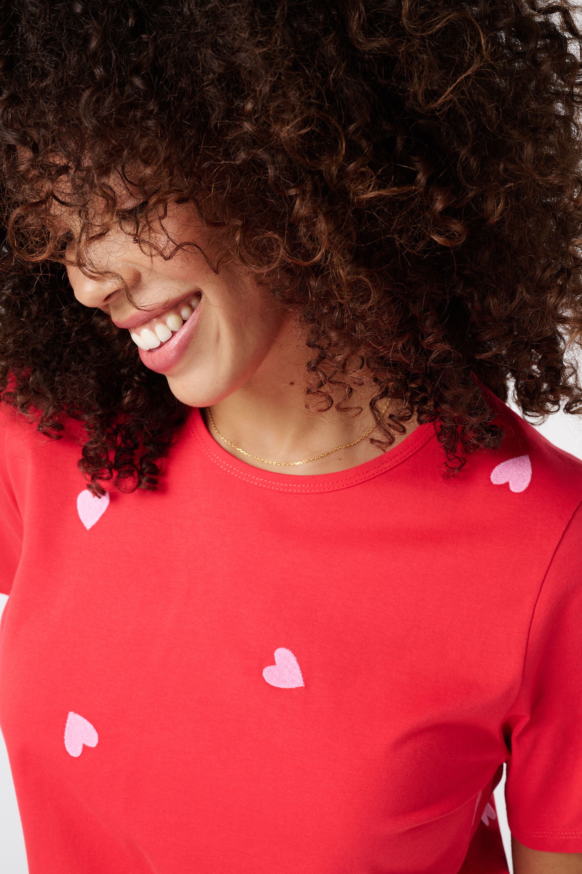 T-shirt avec c&oelig;urs brod&eacute;s image number 4