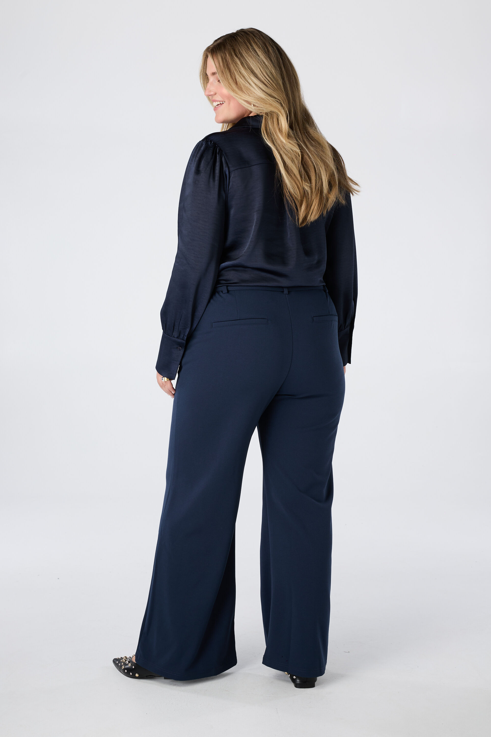 Pantalon droit avec ceinture image number 3