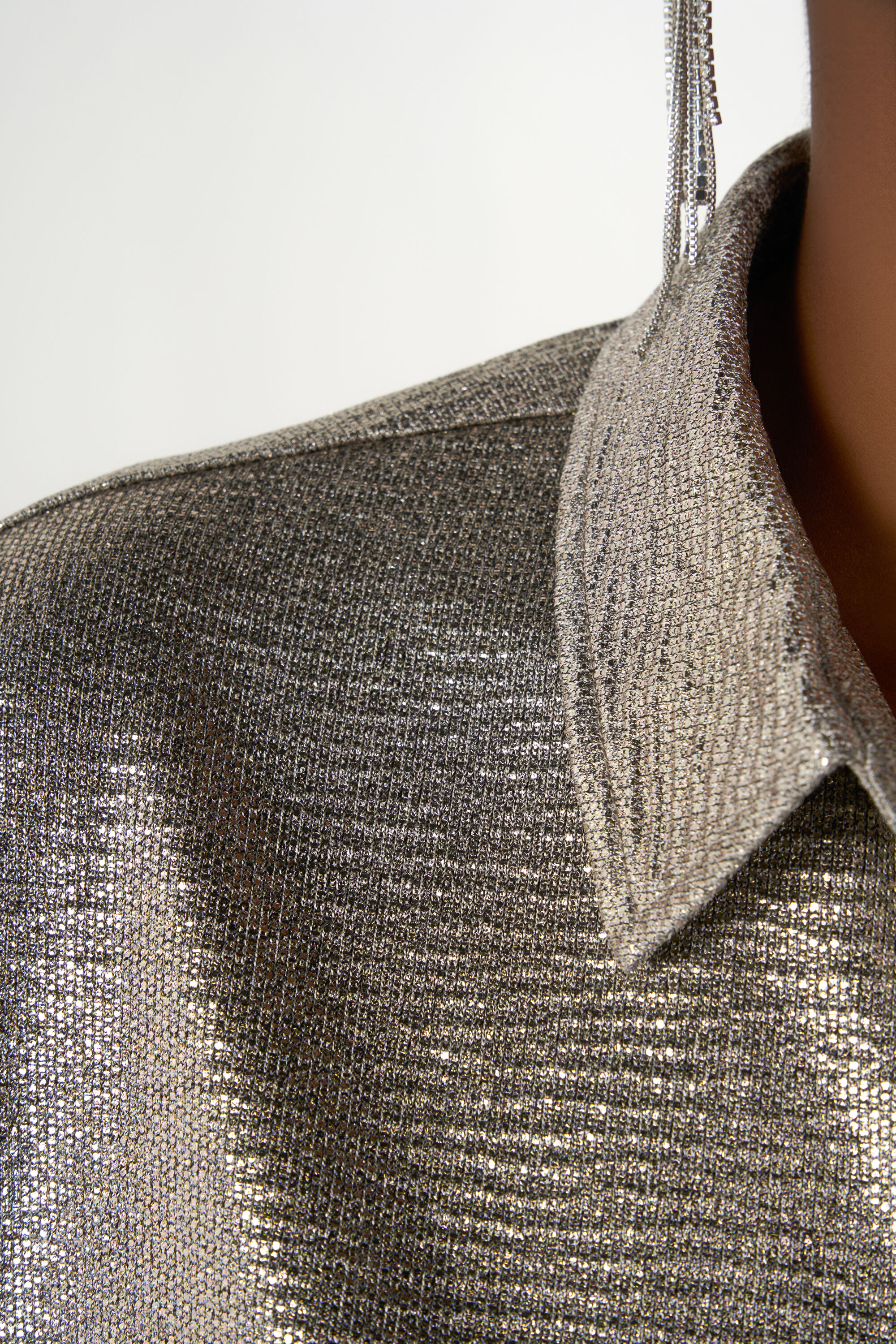 T-shirt avec collier  image number 4