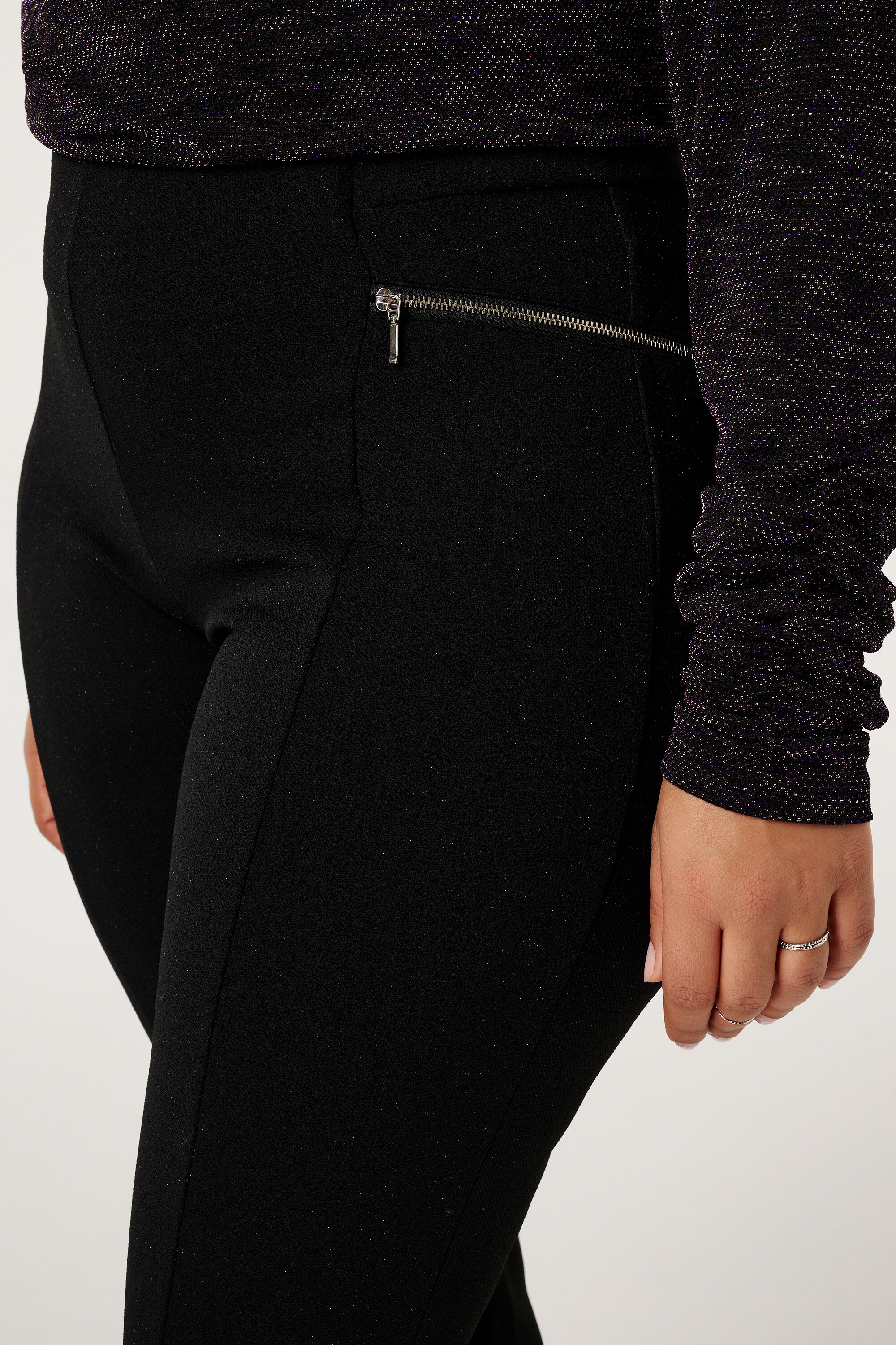 Legging avec d&eacute;tails argent&eacute;s image number 5