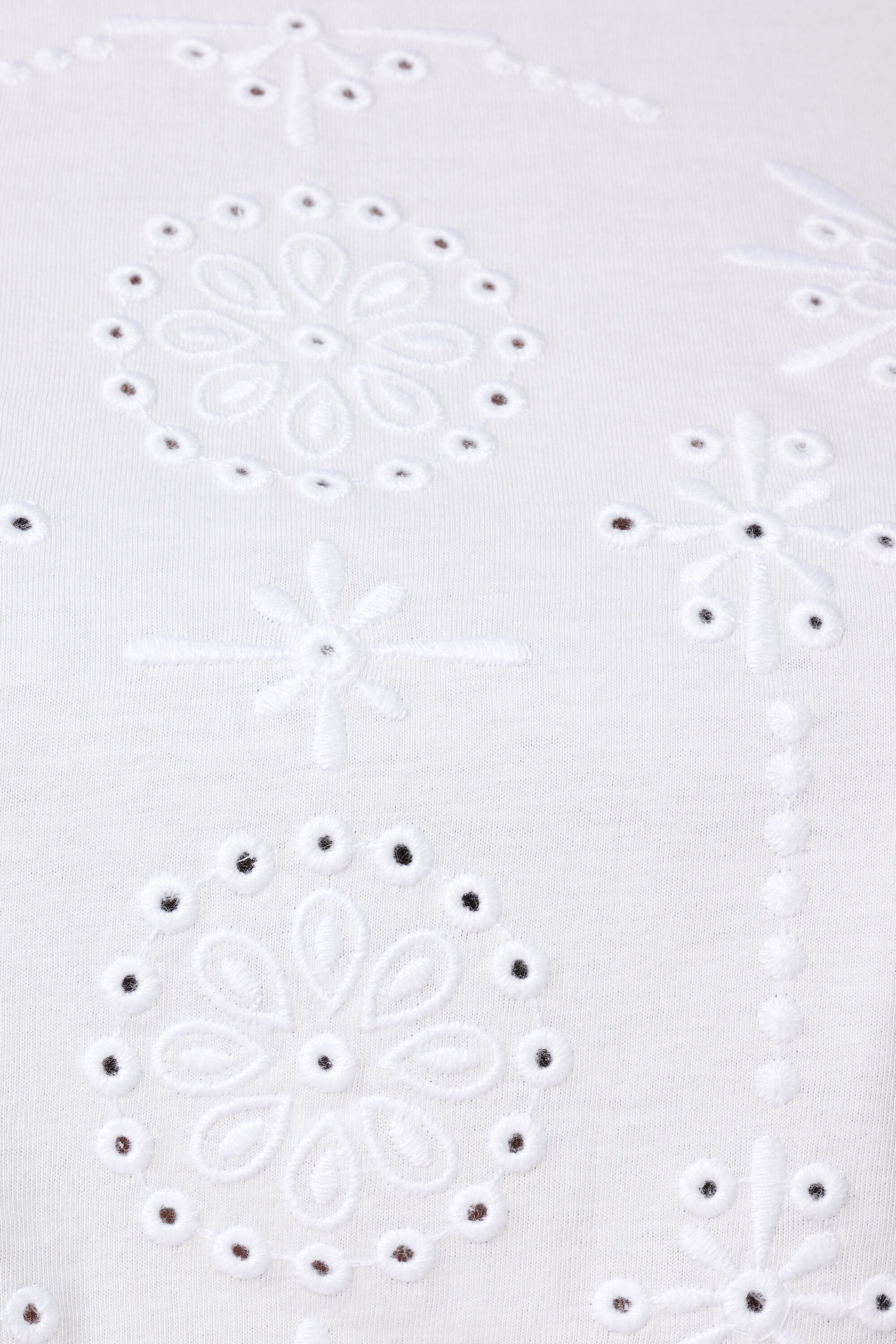 T-shirt avec broderie image number 6