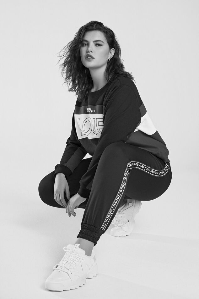 Sweat-shirt avec texte imprimé image number 4