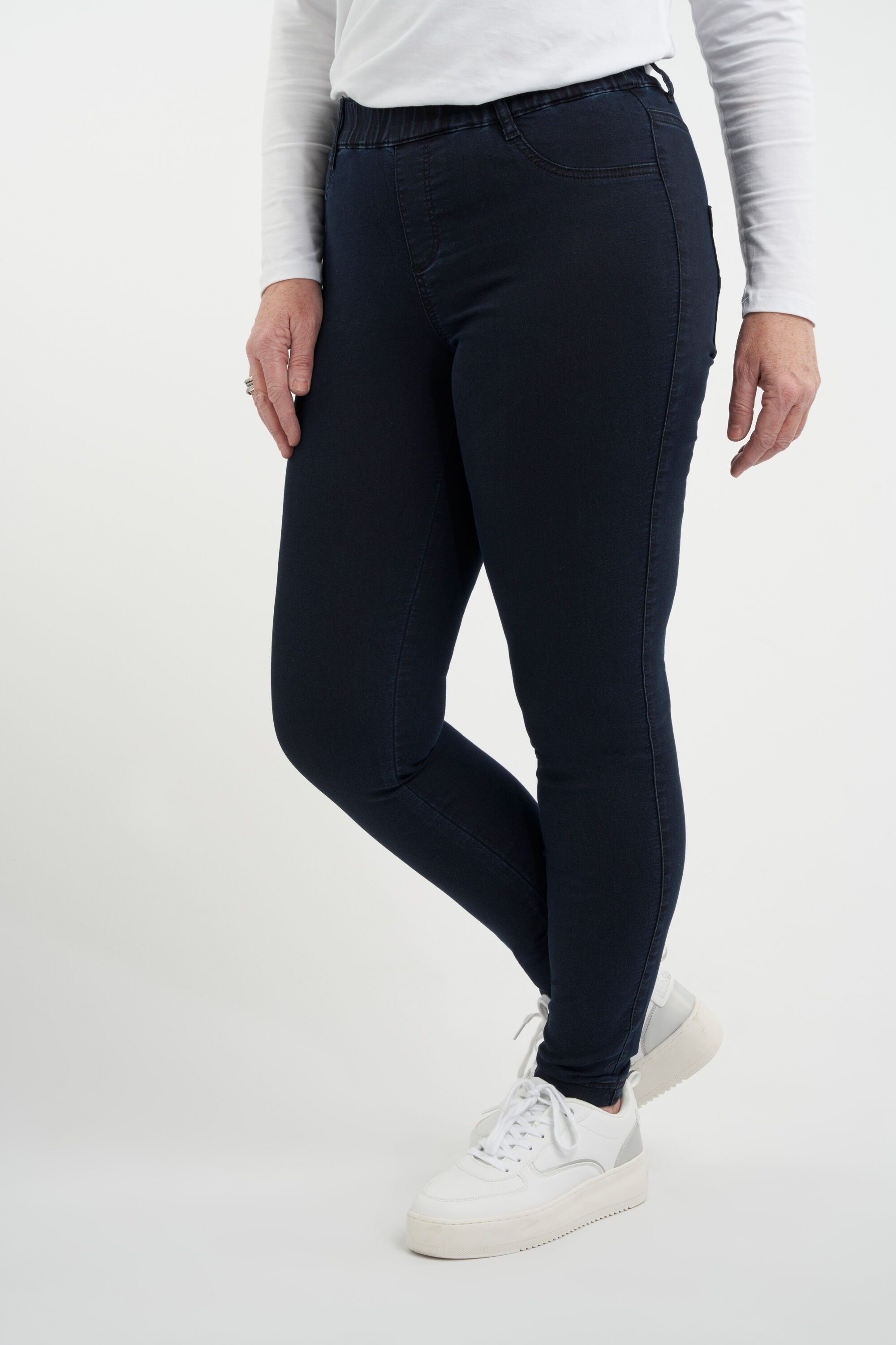 Slim fit 32 inch tregging POPPY image number 3