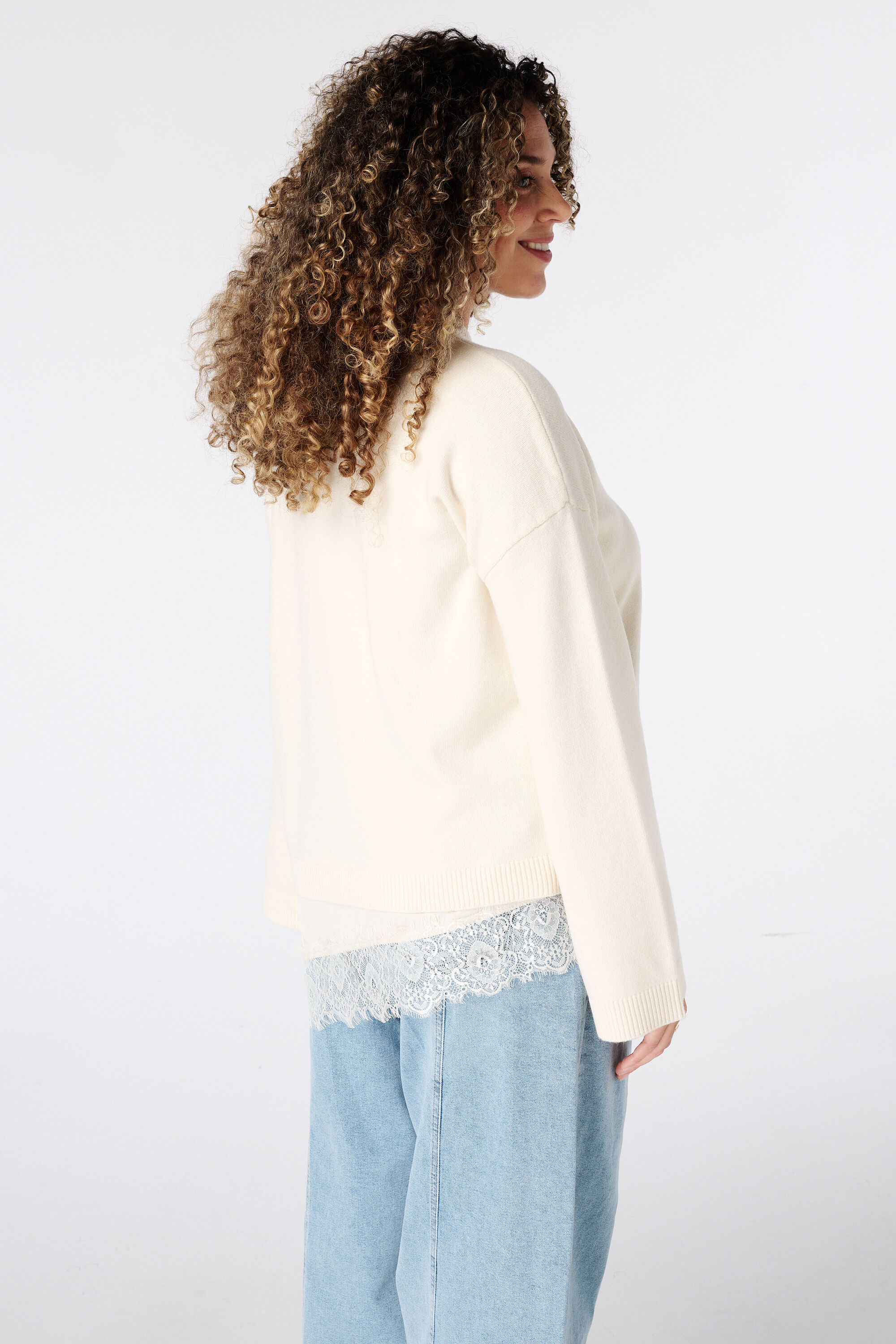 Pull avec dentelle image number 3