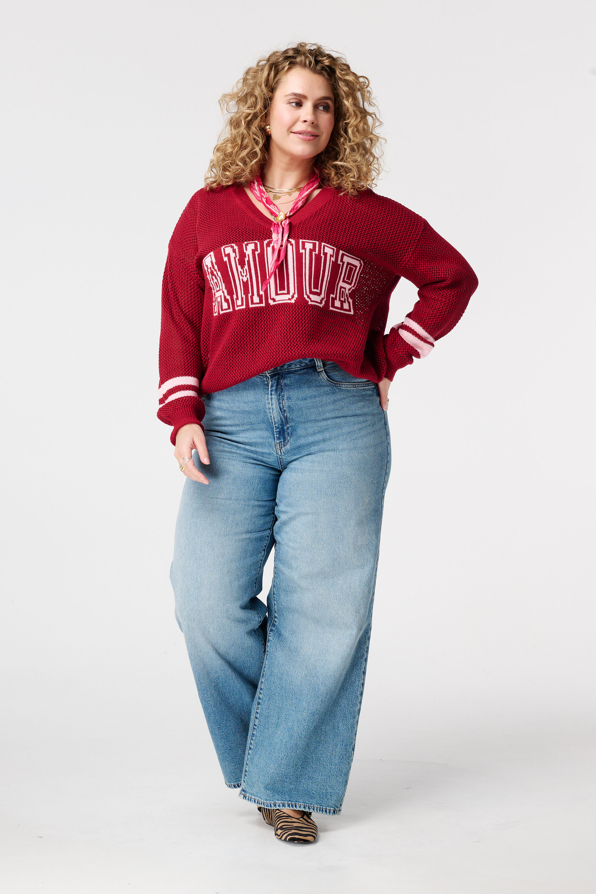 Pull tricot&eacute; avec inscription image number 5