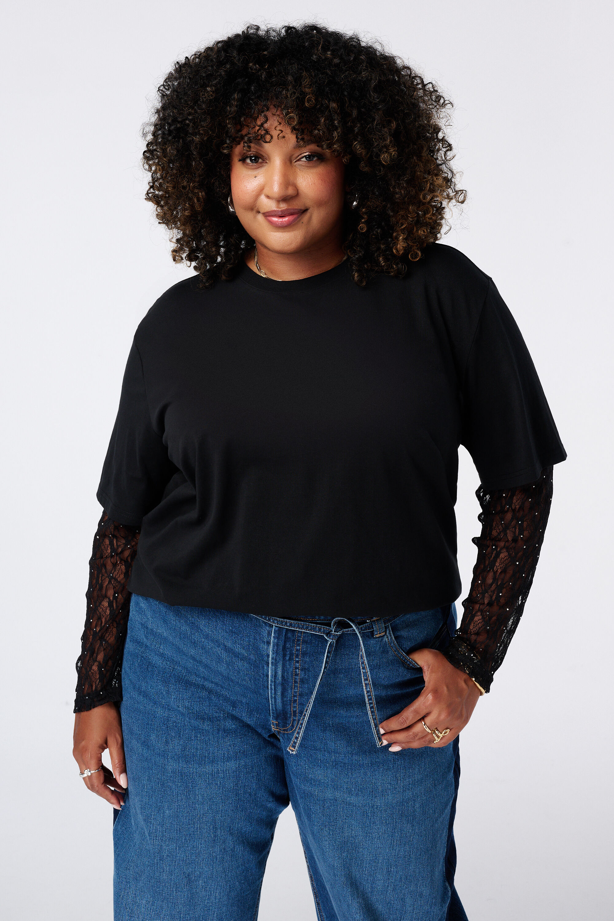 T shirt &agrave; manches en dentelle