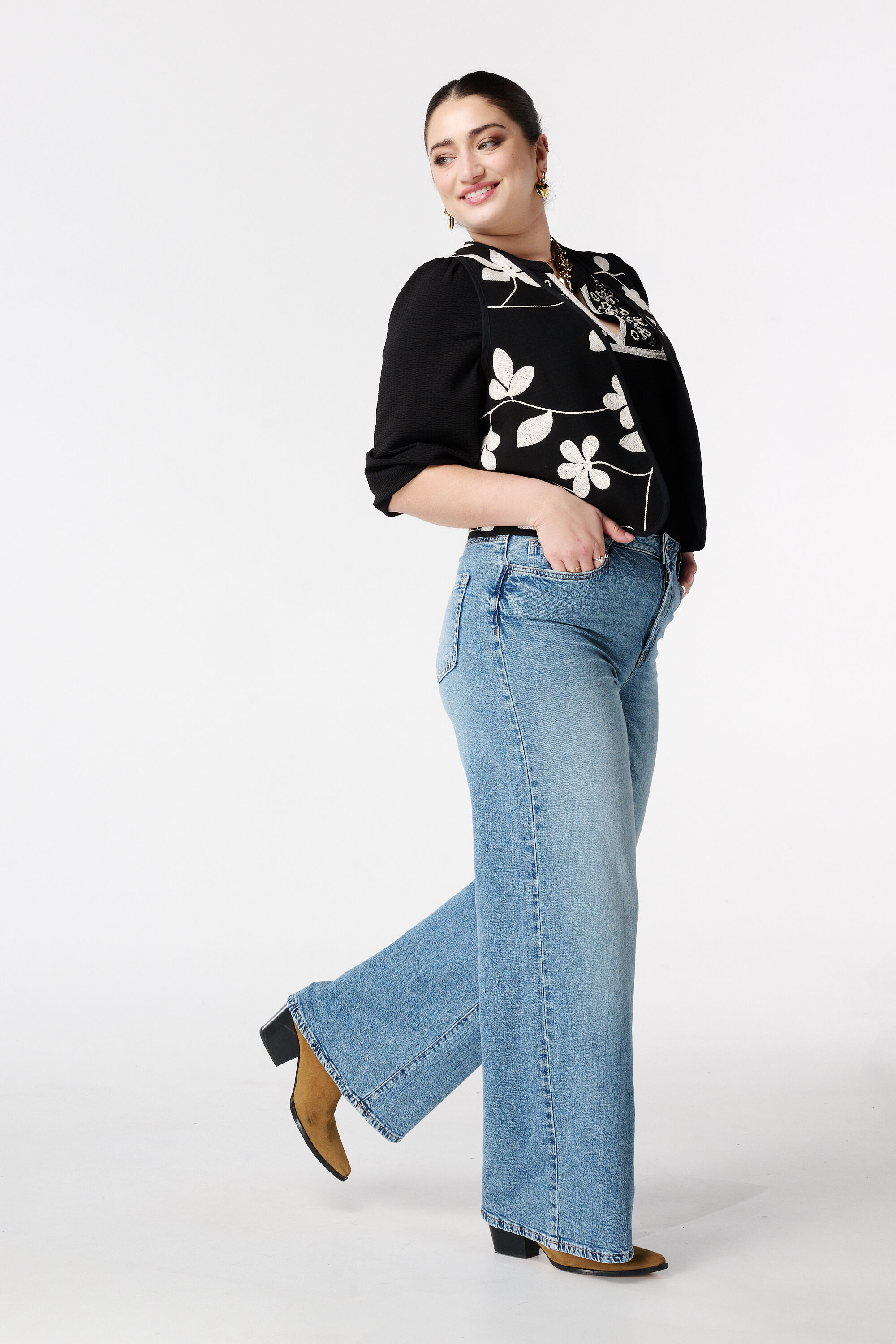 Gilet avec broderie image number 5