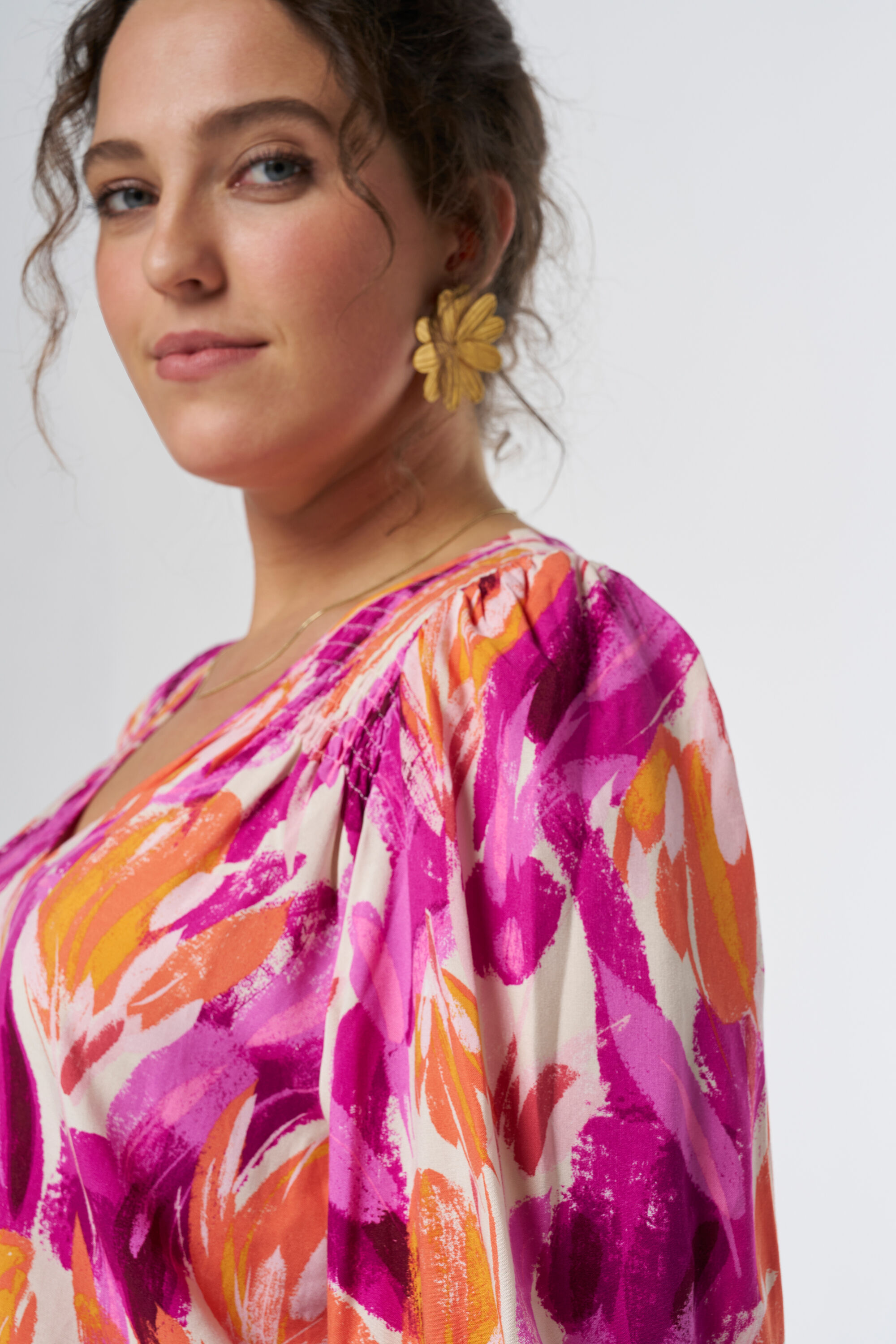 Chemisier &agrave; d&eacute;tails smock&eacute;s image number 4