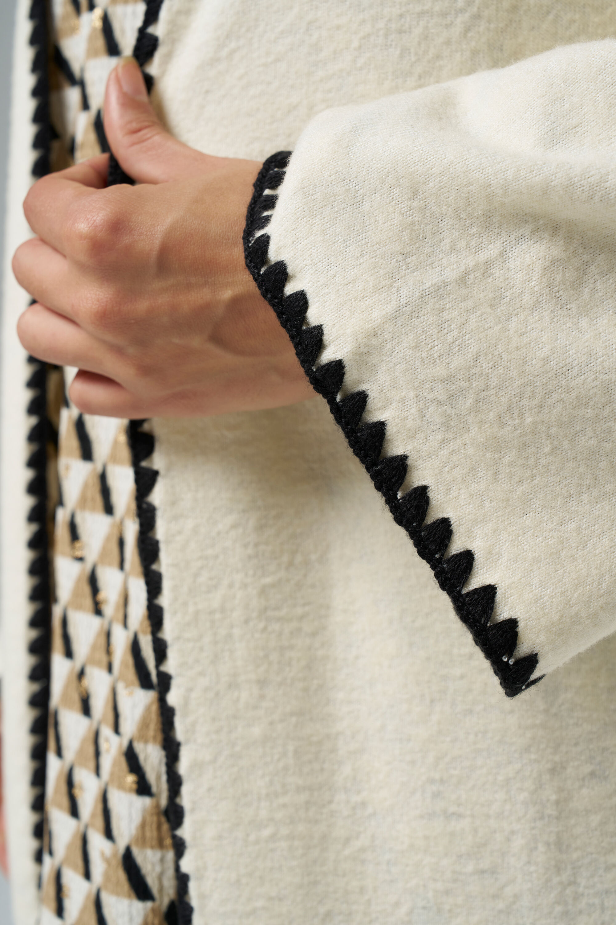 Gilet avec rayures contrastantes image number 4