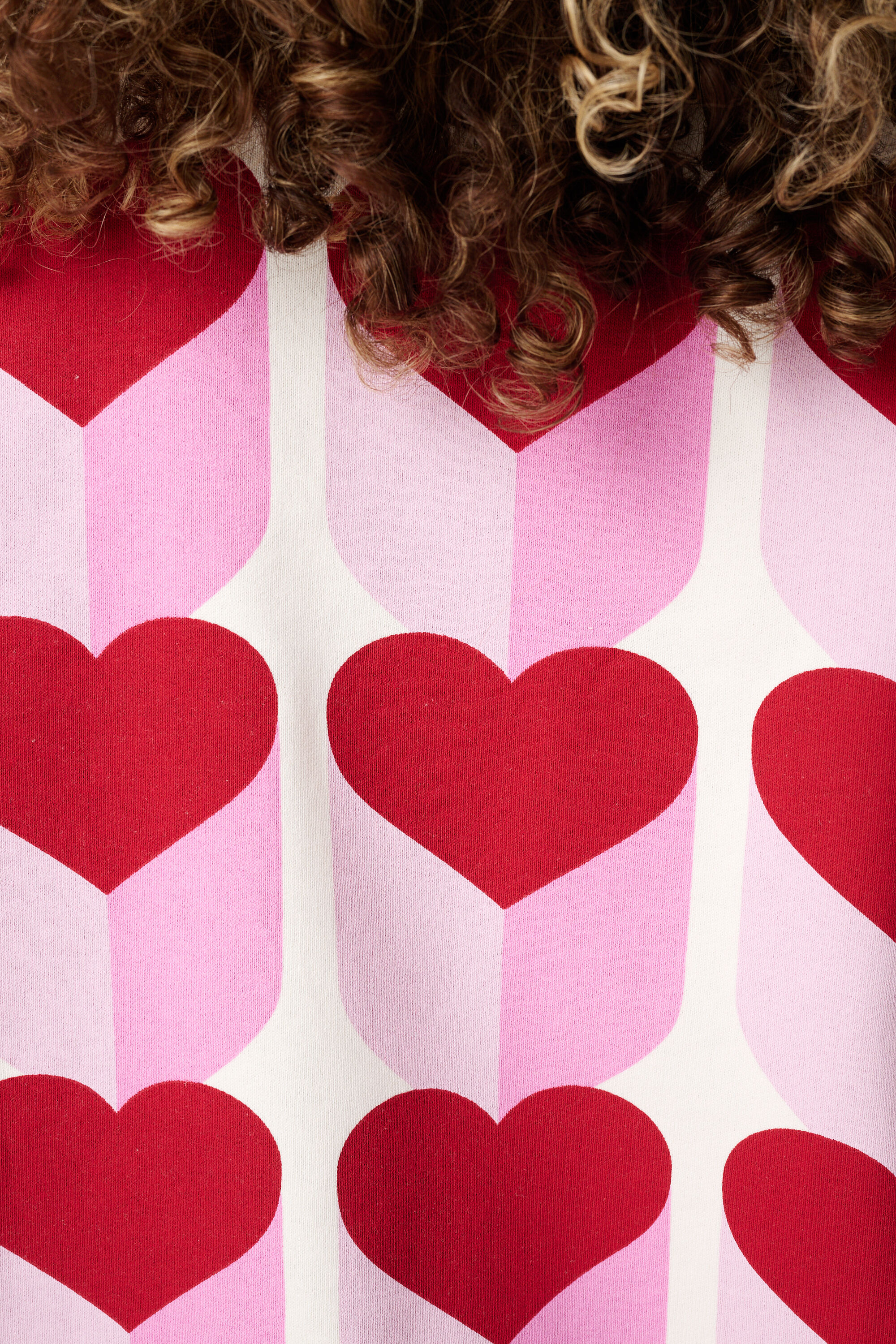 Pull avec imprim&eacute; au dos image number 6