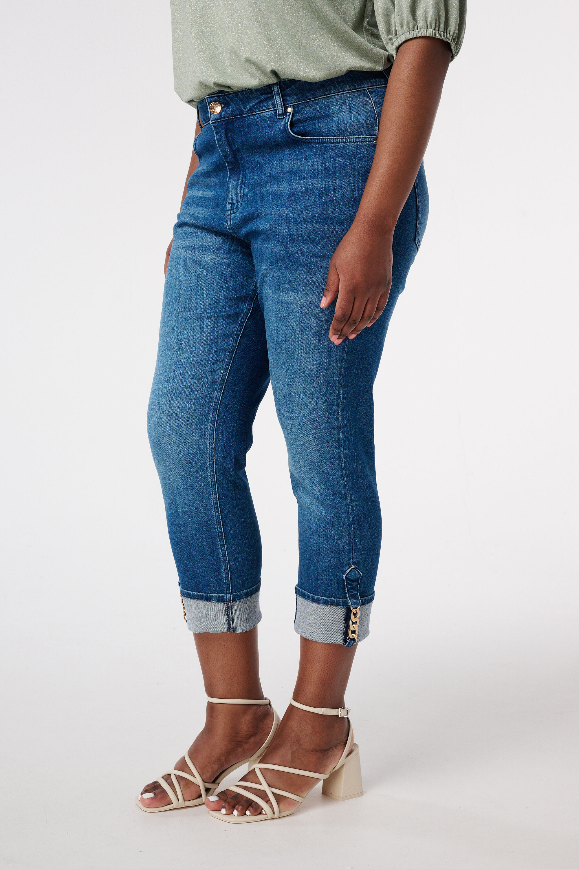 Pantacourt en jean &agrave; revers image number 5