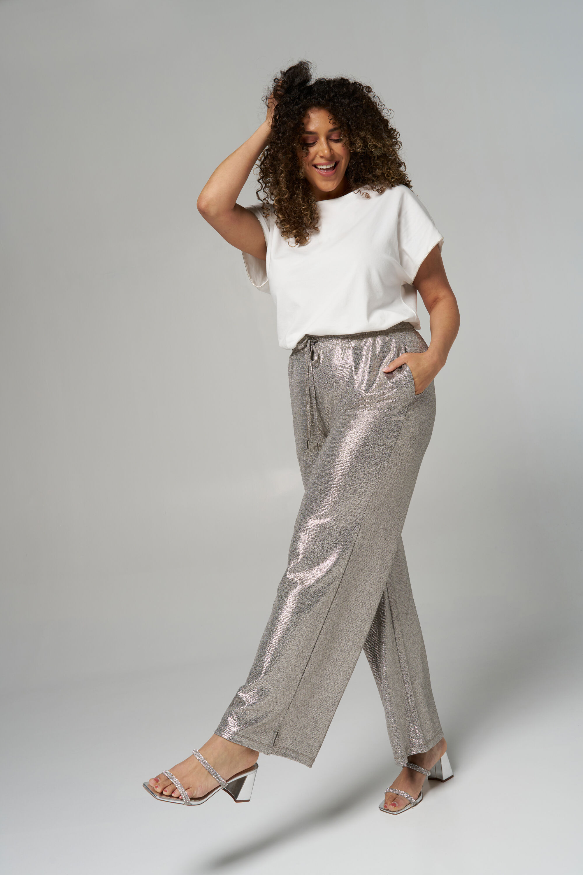 Pantalon en tissu paillet&eacute; image number 6