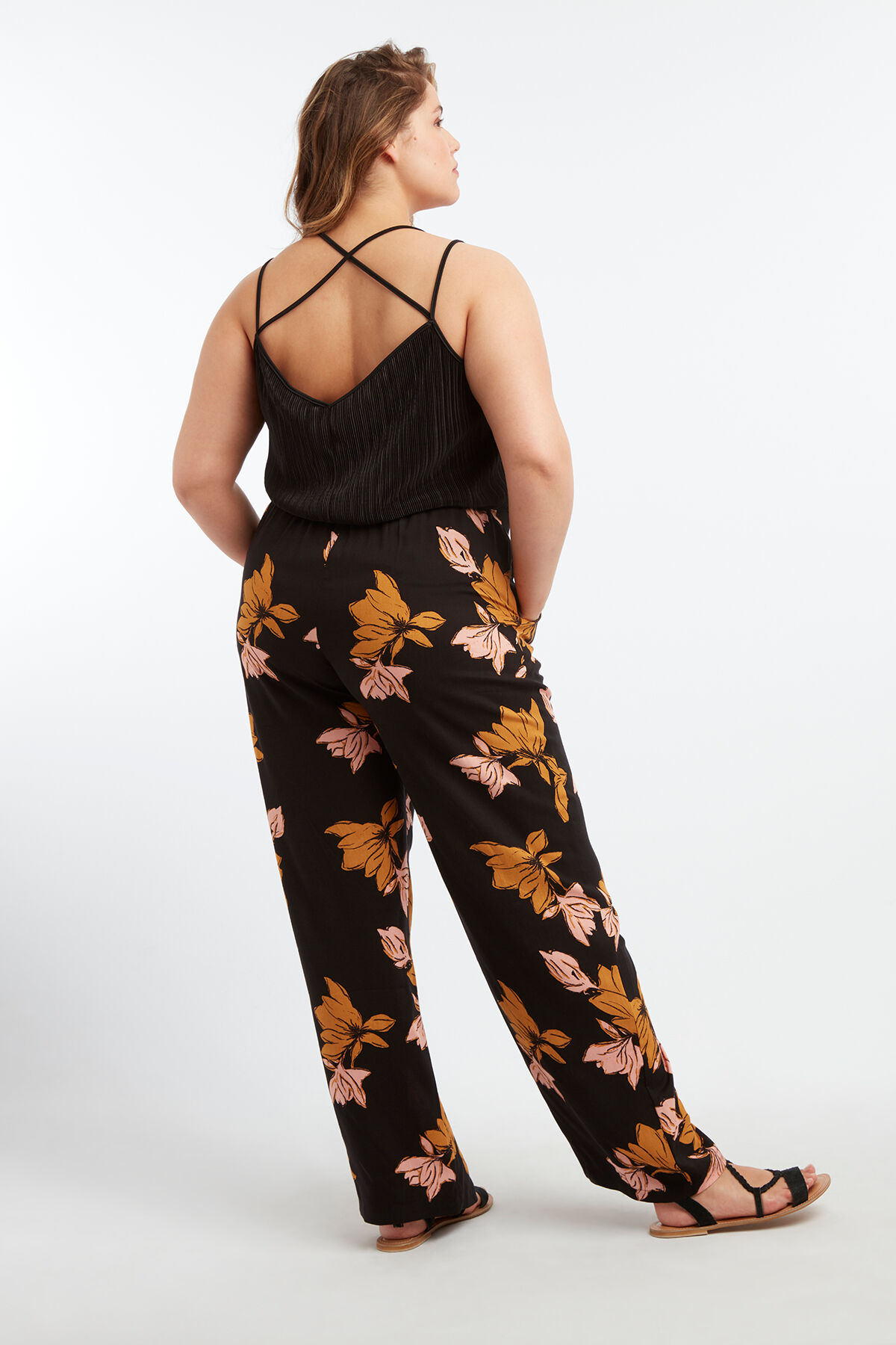 Pantalon large &agrave; fleurs image number 4