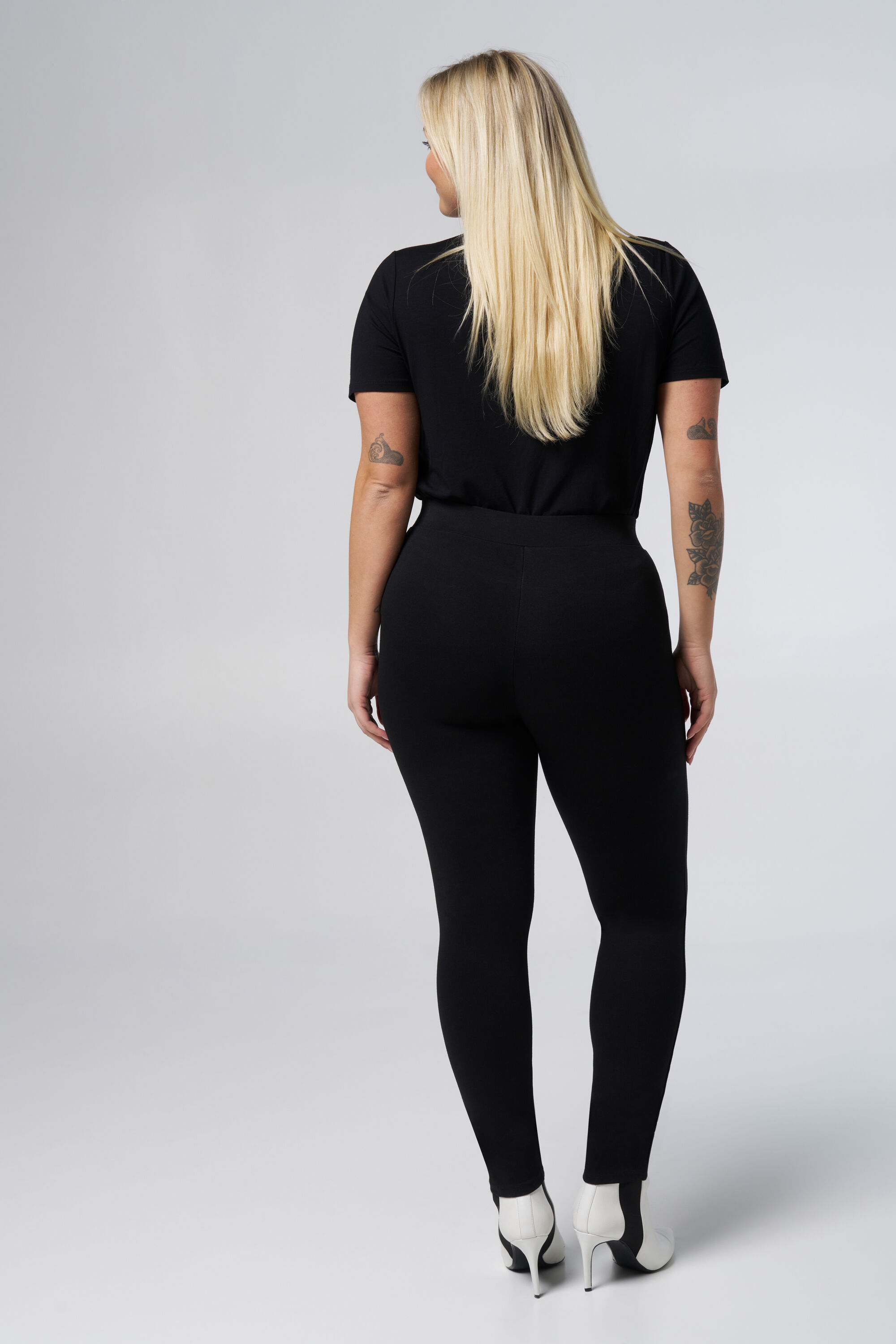 Treggings avec boutons dor&eacute;s image number 3