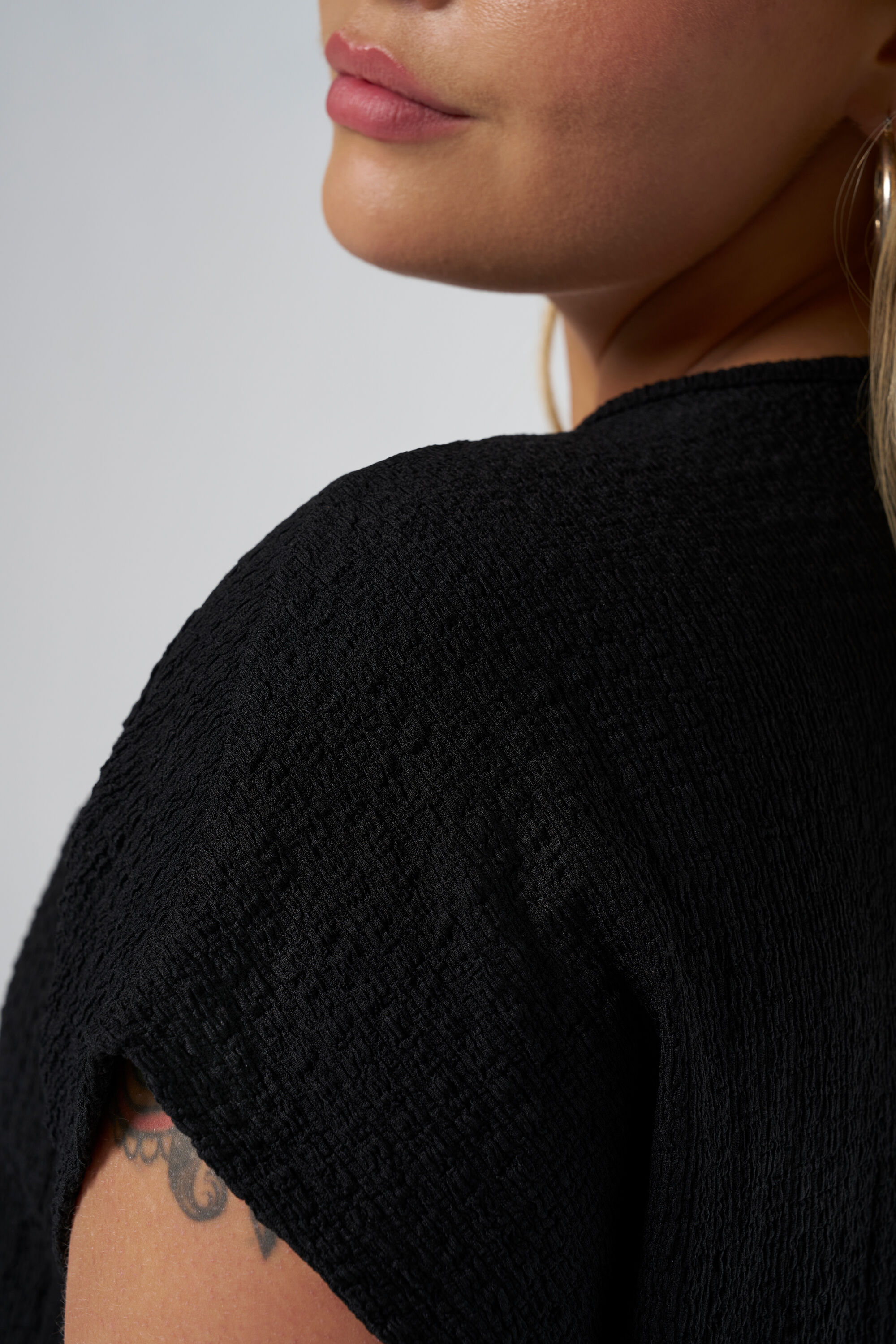 Haut avec tissu textur&eacute;  image number 4