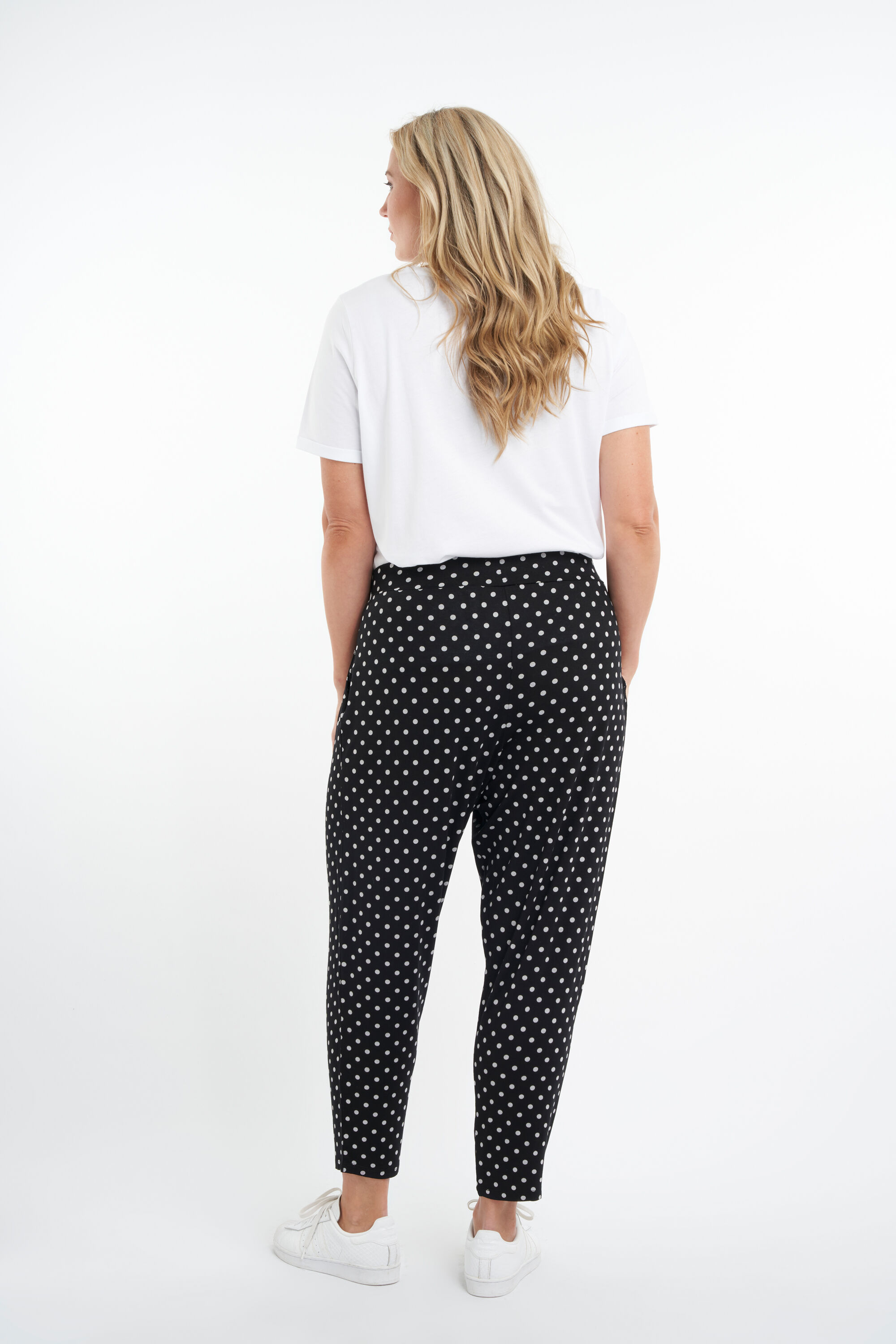 Pantalon avec motif &agrave; pois image number 4