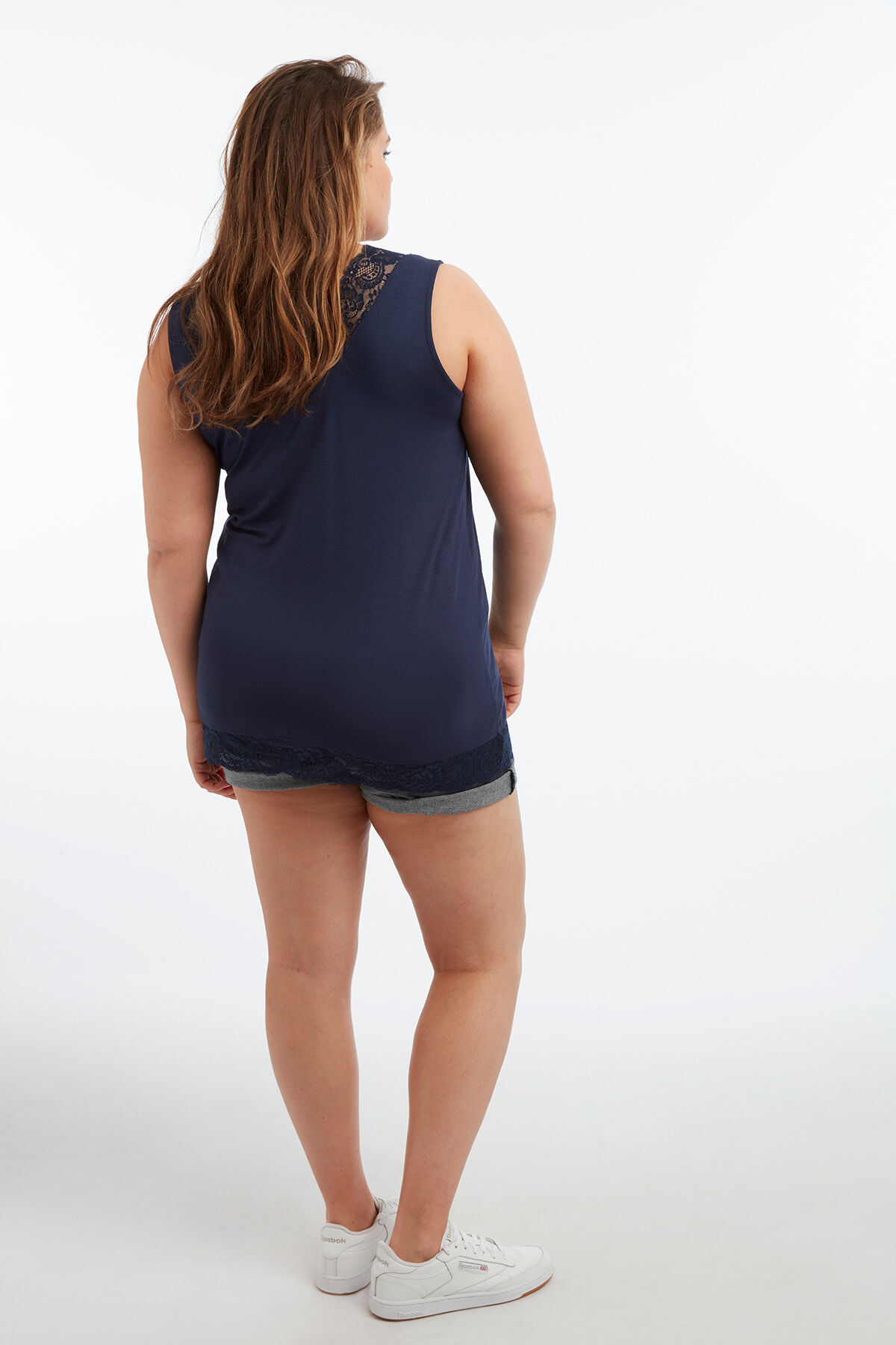 Haut sans manches avec dentelle image number 4