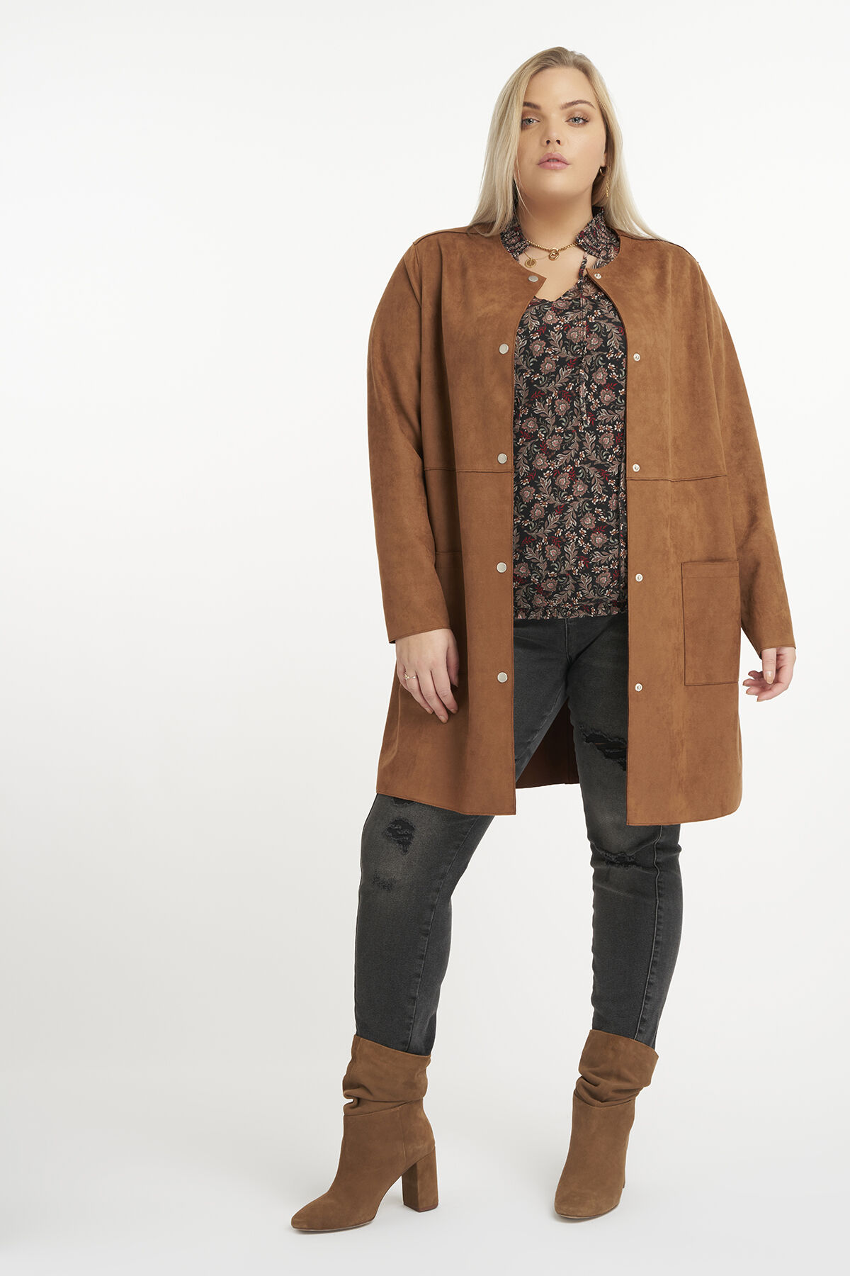 Veste en su&eacute;dine et &agrave; col rond image number 5