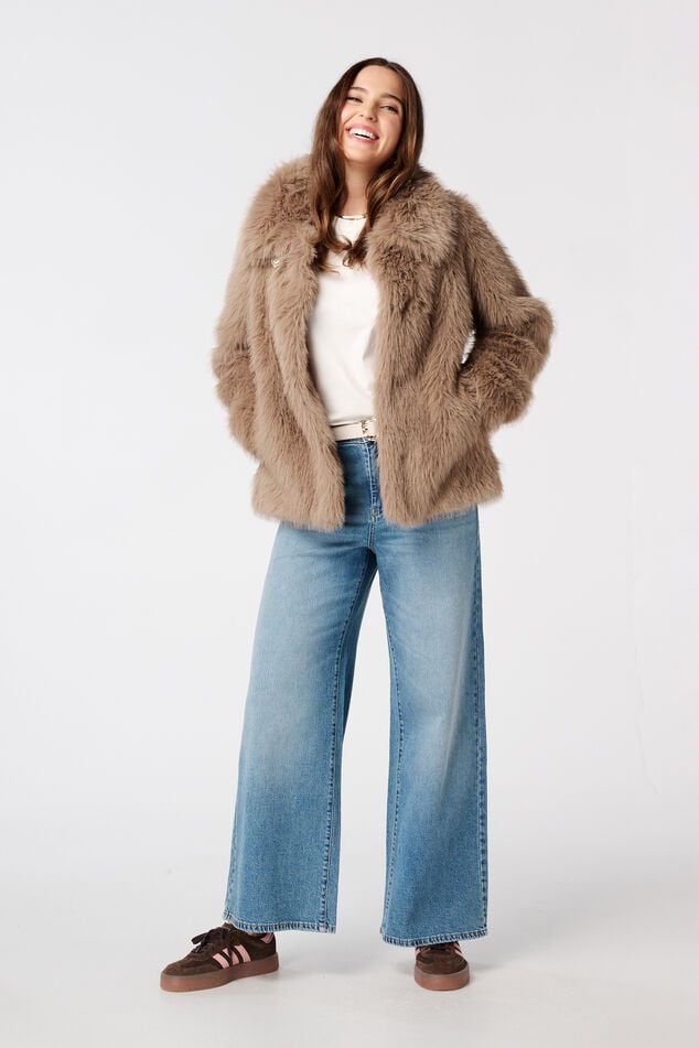 Veste en fausse fourrure image number 5